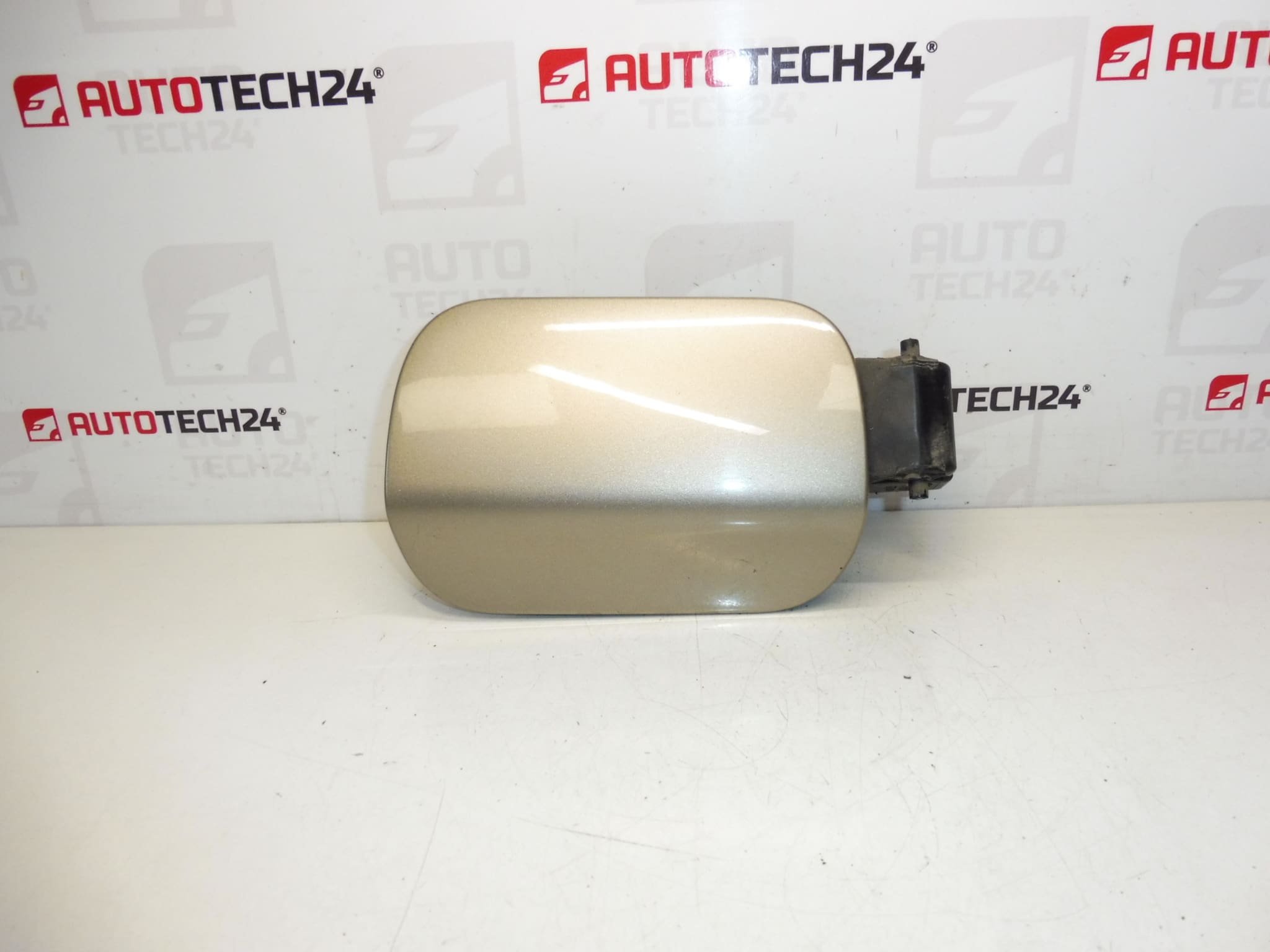 KCHC Citroën C5 X7 Central Cover 151898 1517G4