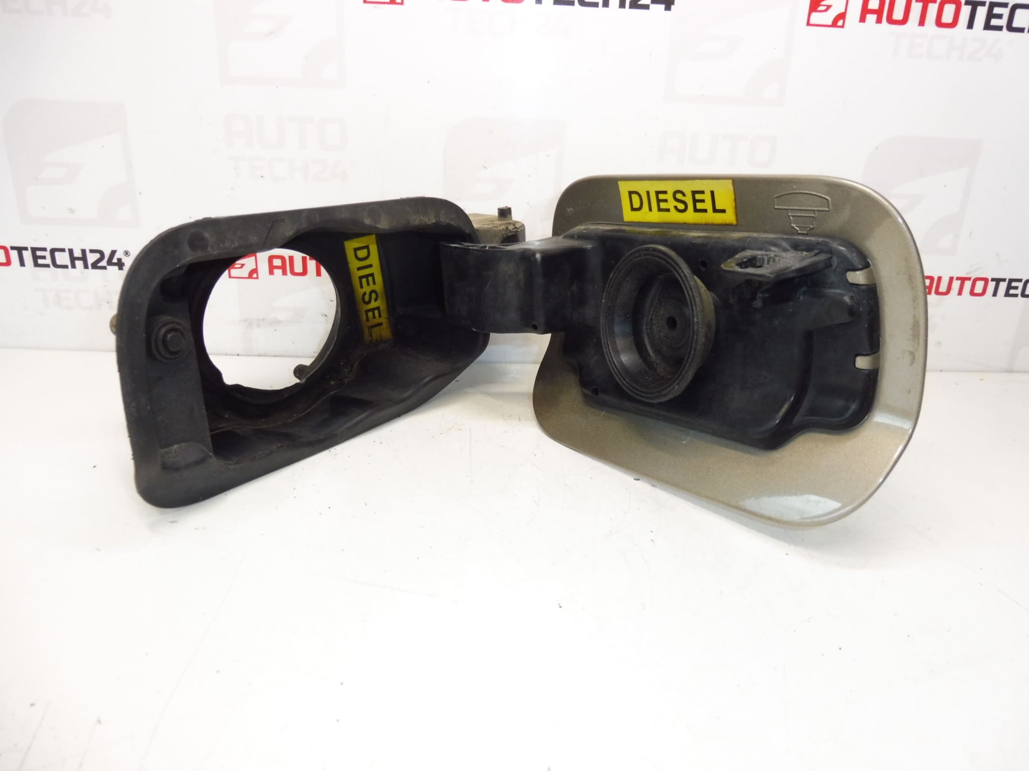 Fuel Tank Cover Cap KCHC Citroën C5 X7 Estate 151898 1517G4 - Image 2