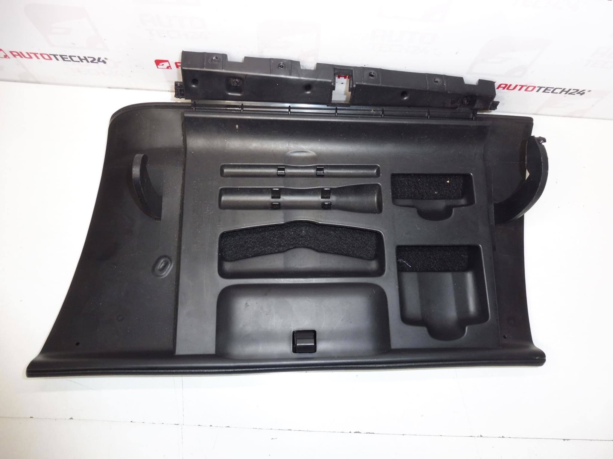Glove Box Lid Peugeot 407 8226J0 - Image 2