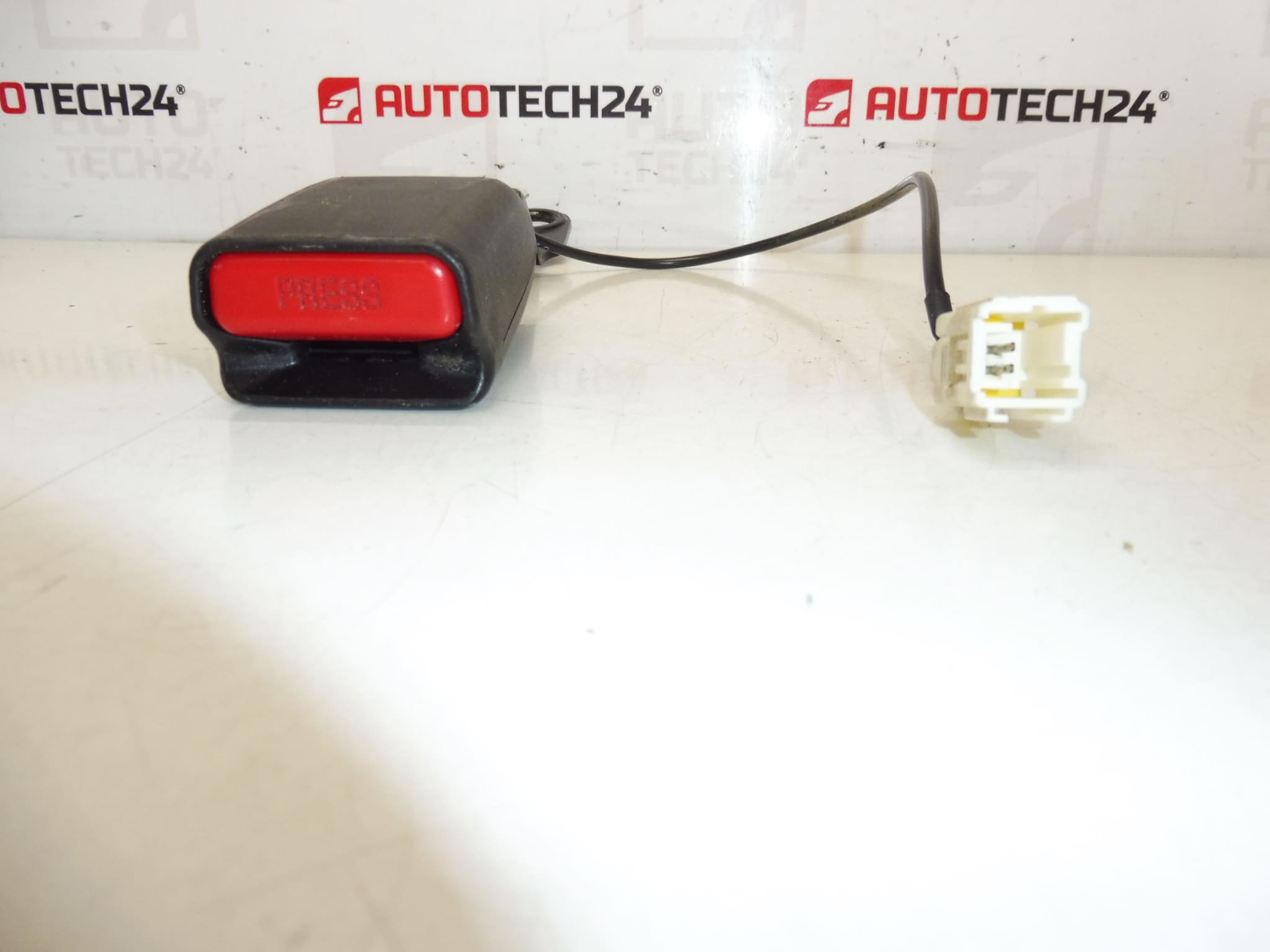 Seat Belt Lock Bracket Citroën C4 Picasso 8975Q2 - Image 2