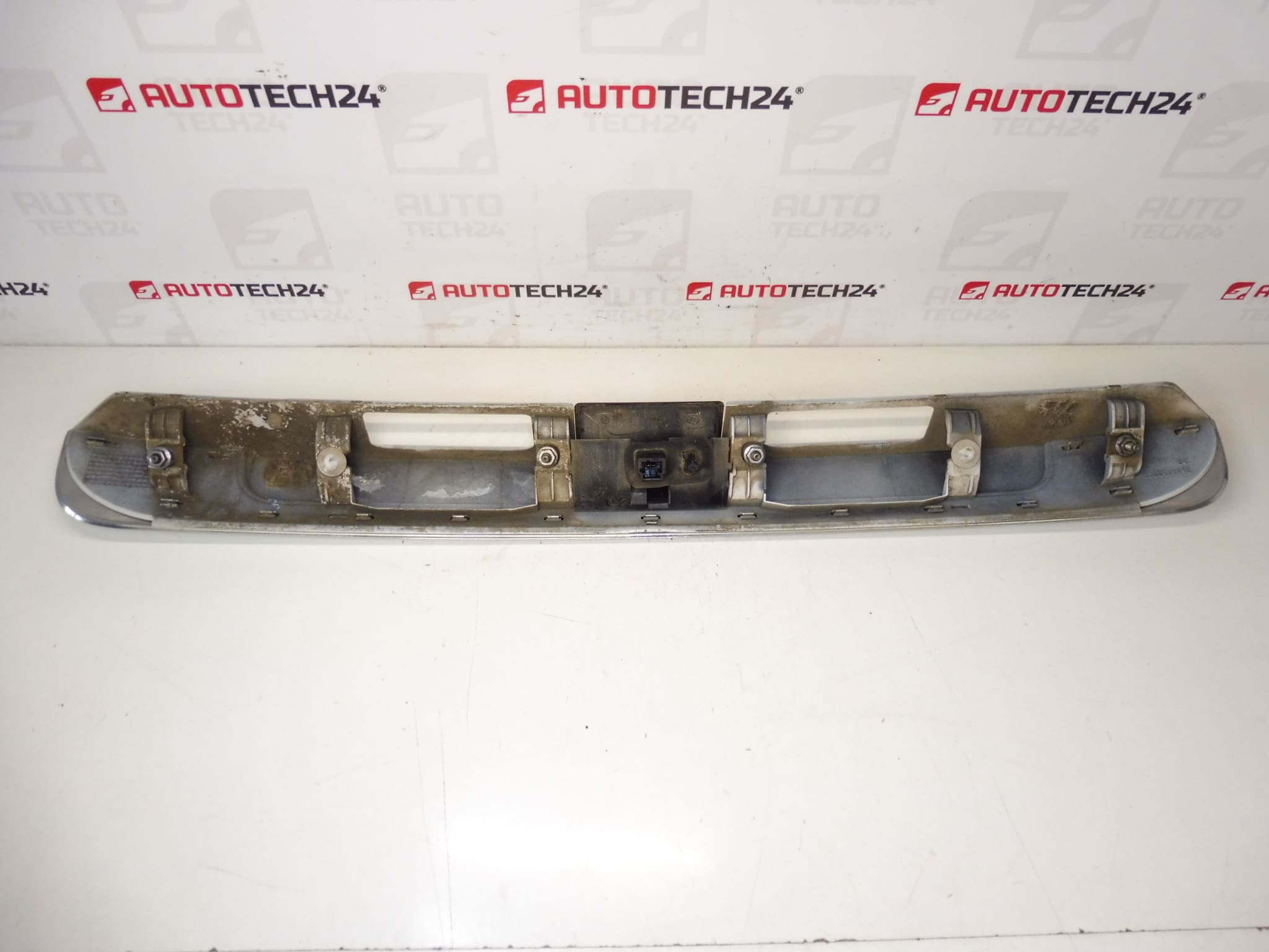 Citroën C3 Picasso Rear Tailgate Handle EWPB 9684450277 8742X1 - Image 2