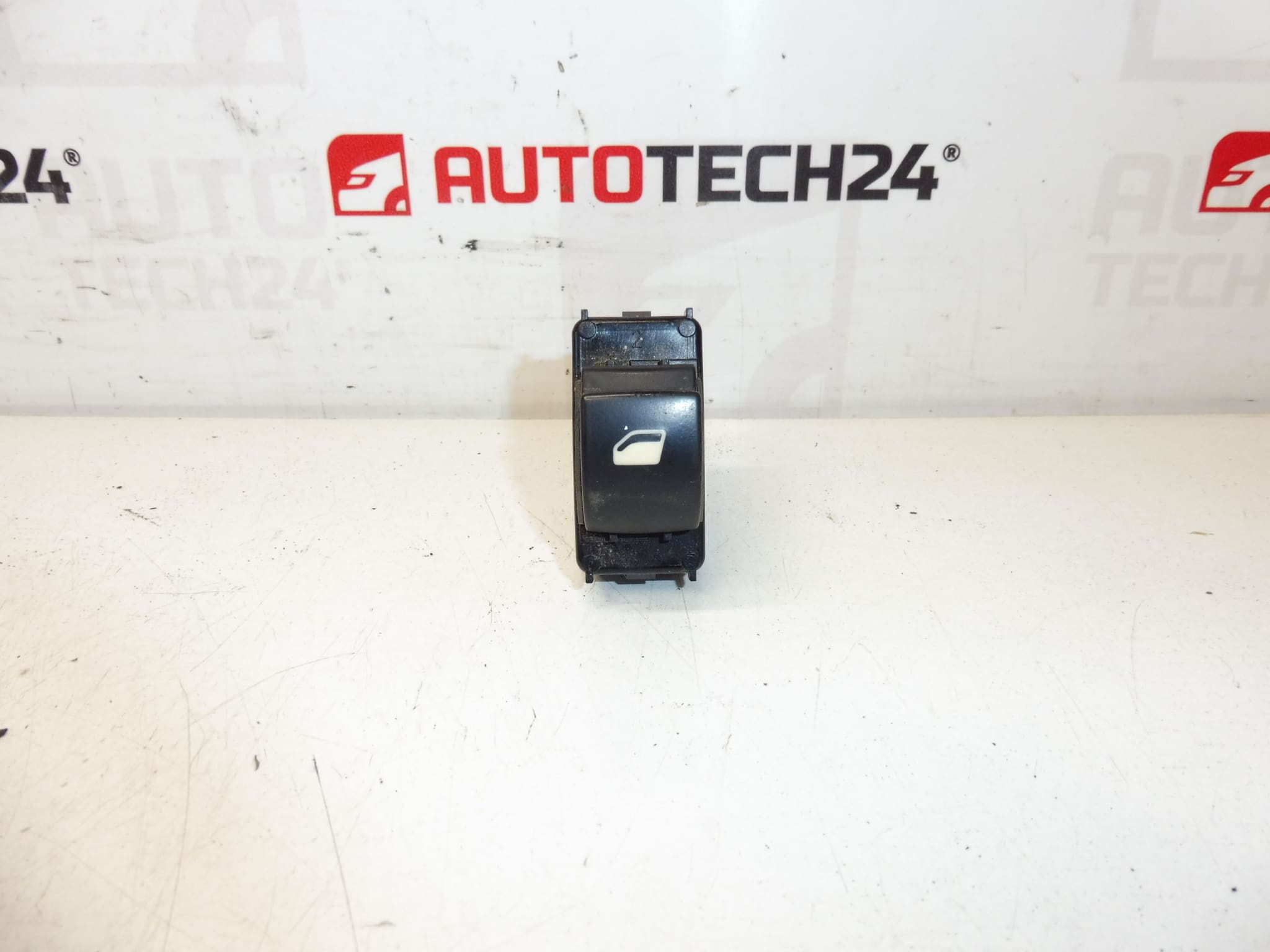 Citroen Peugeot 96624281 6490E2 window driver