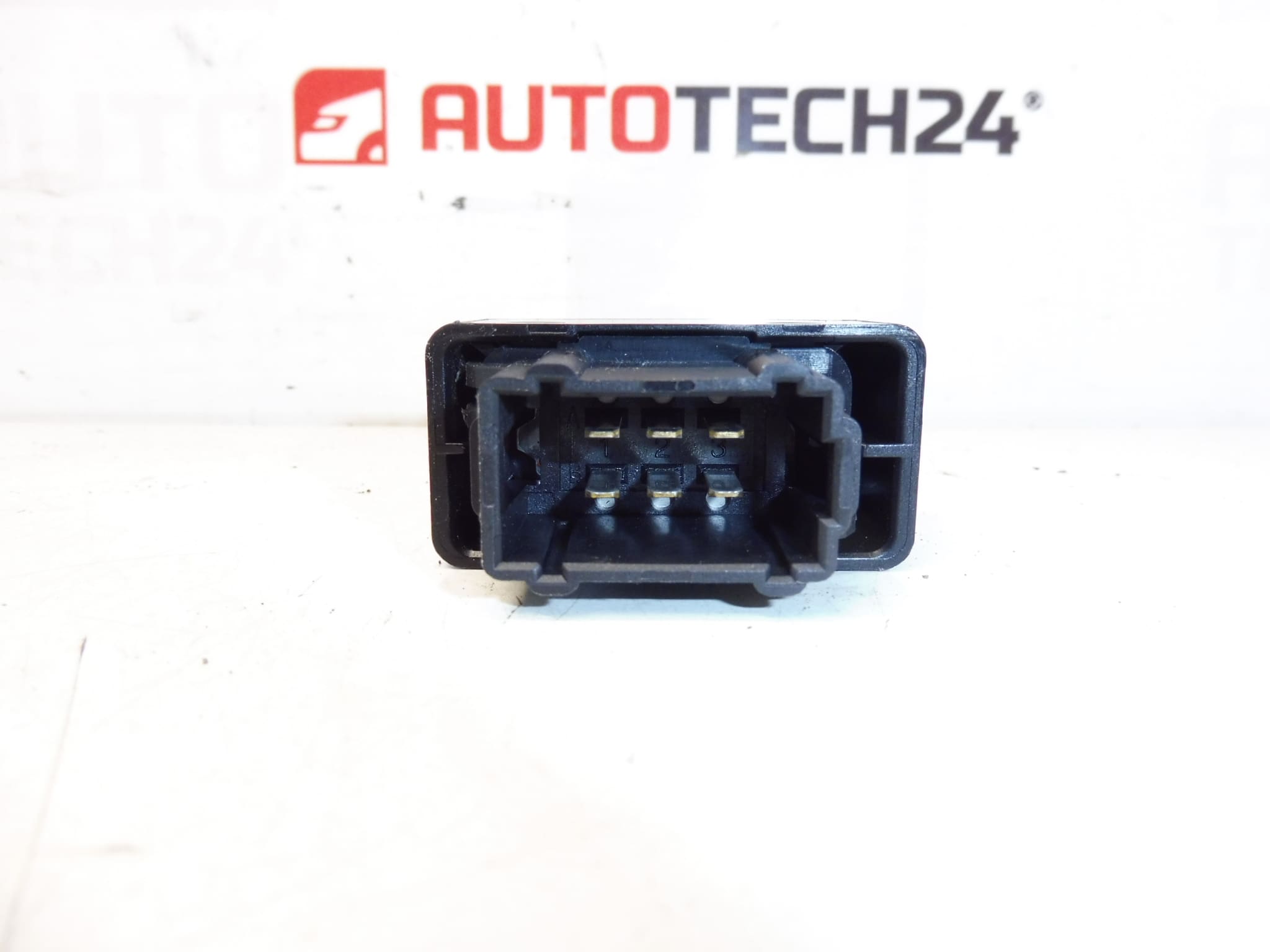 Window Regulator Switch Citroen Peugeot 96624281 6490E2 - Image 2