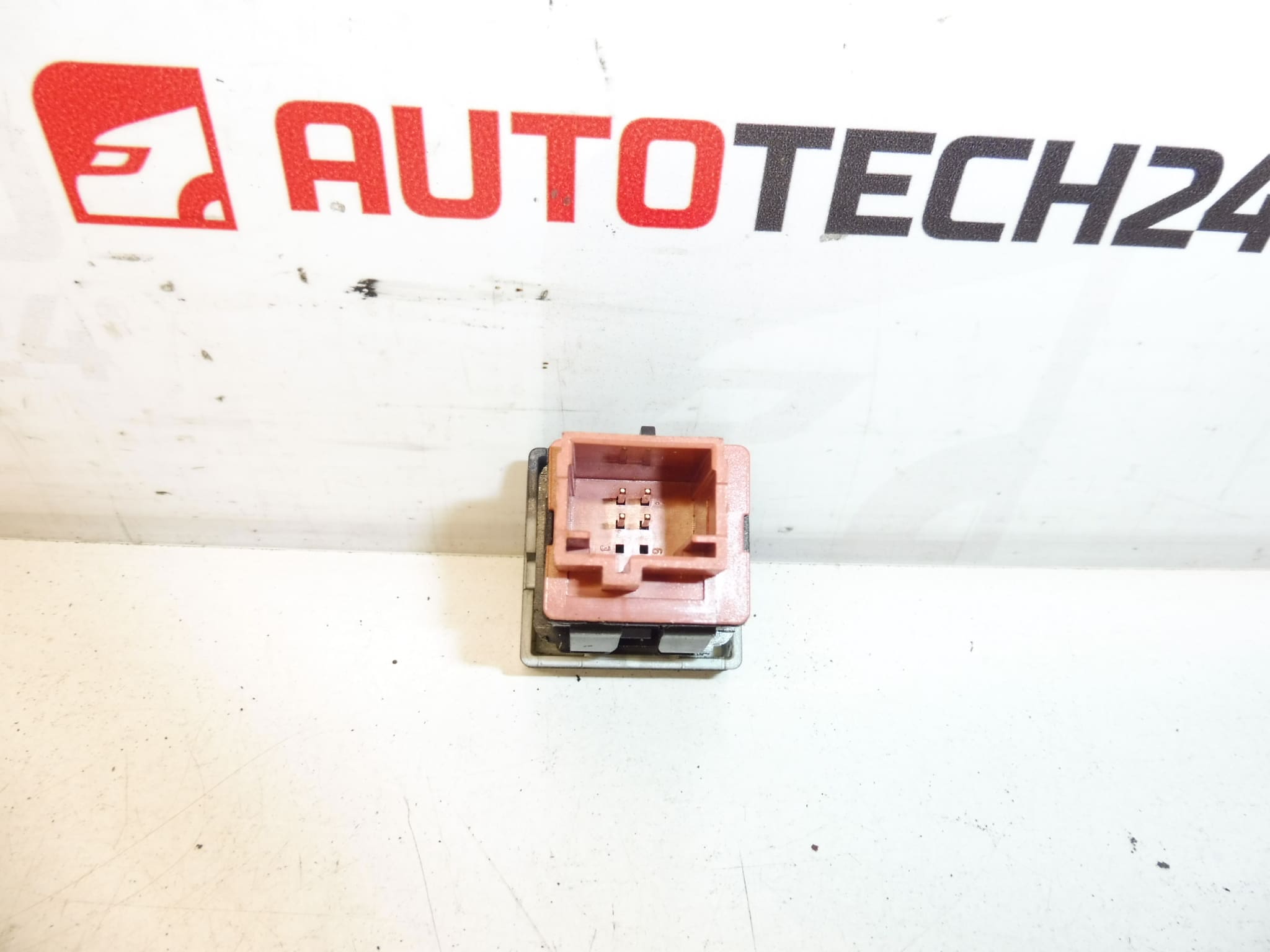 ESP Controller Switch Citroen Peugeot 98024711XT 454942 - Image 2