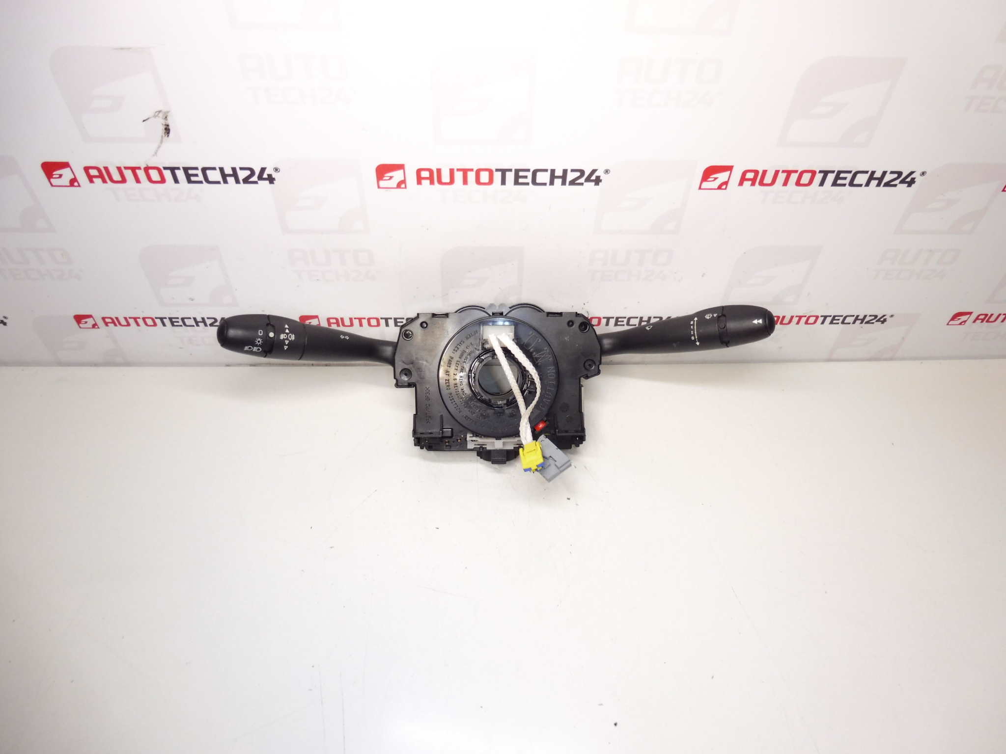 Citroën Peugeot 98042440XT lever controls