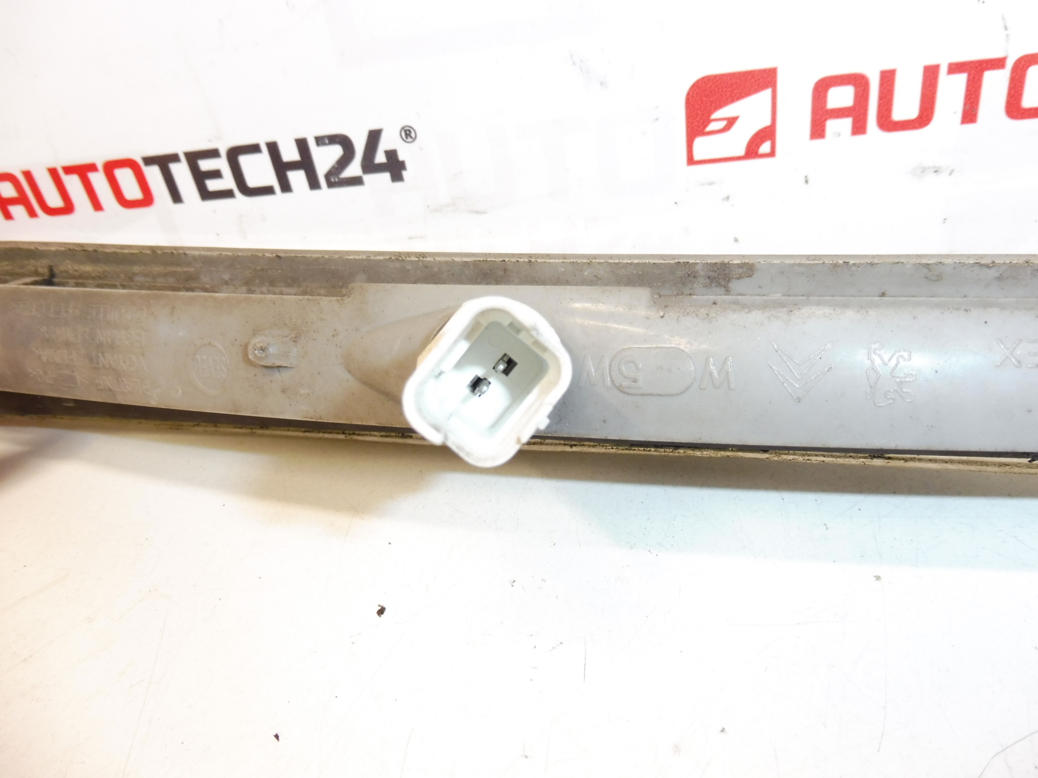 Right headlight Peugeot 807 630397