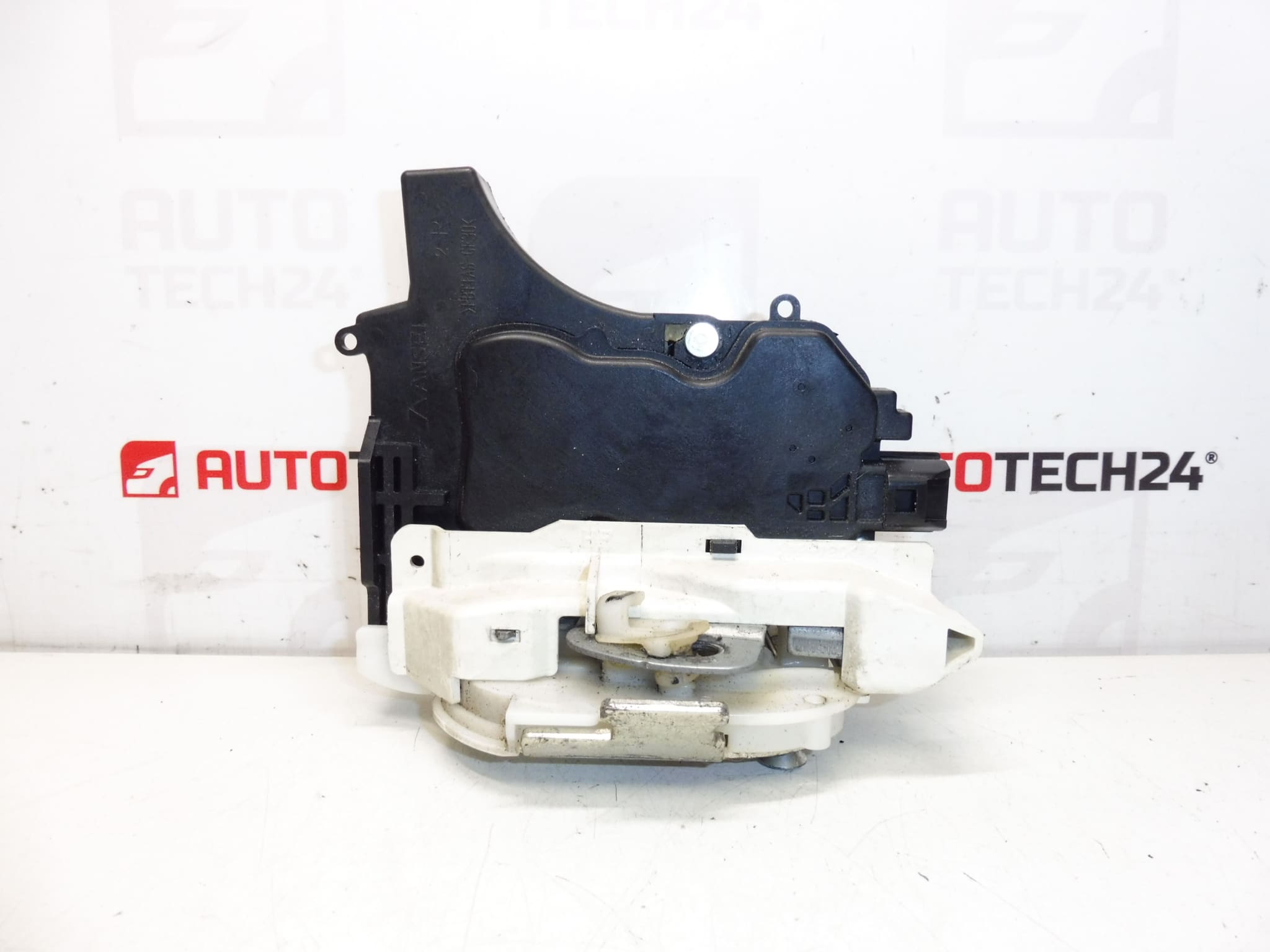 Citroën C-Crosser Peugeot 4007 9136CQ's right front door