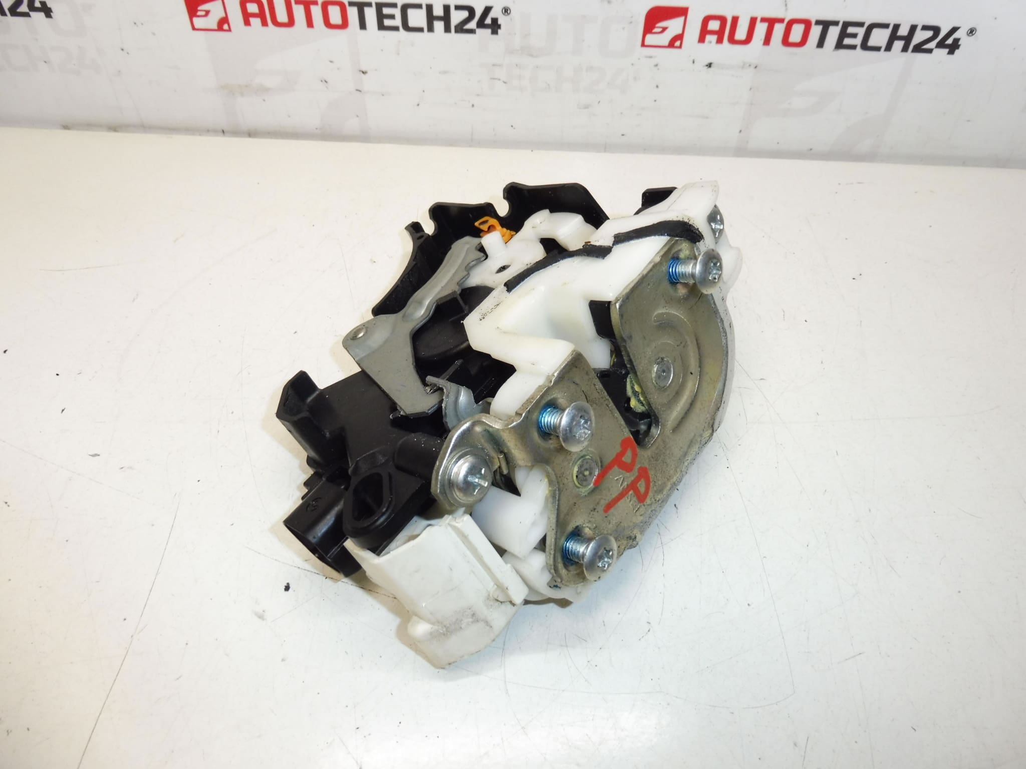 Right front door (part no. 9136CQ) for Citroën C-Crosser / Peugeot 4007 - Image 2