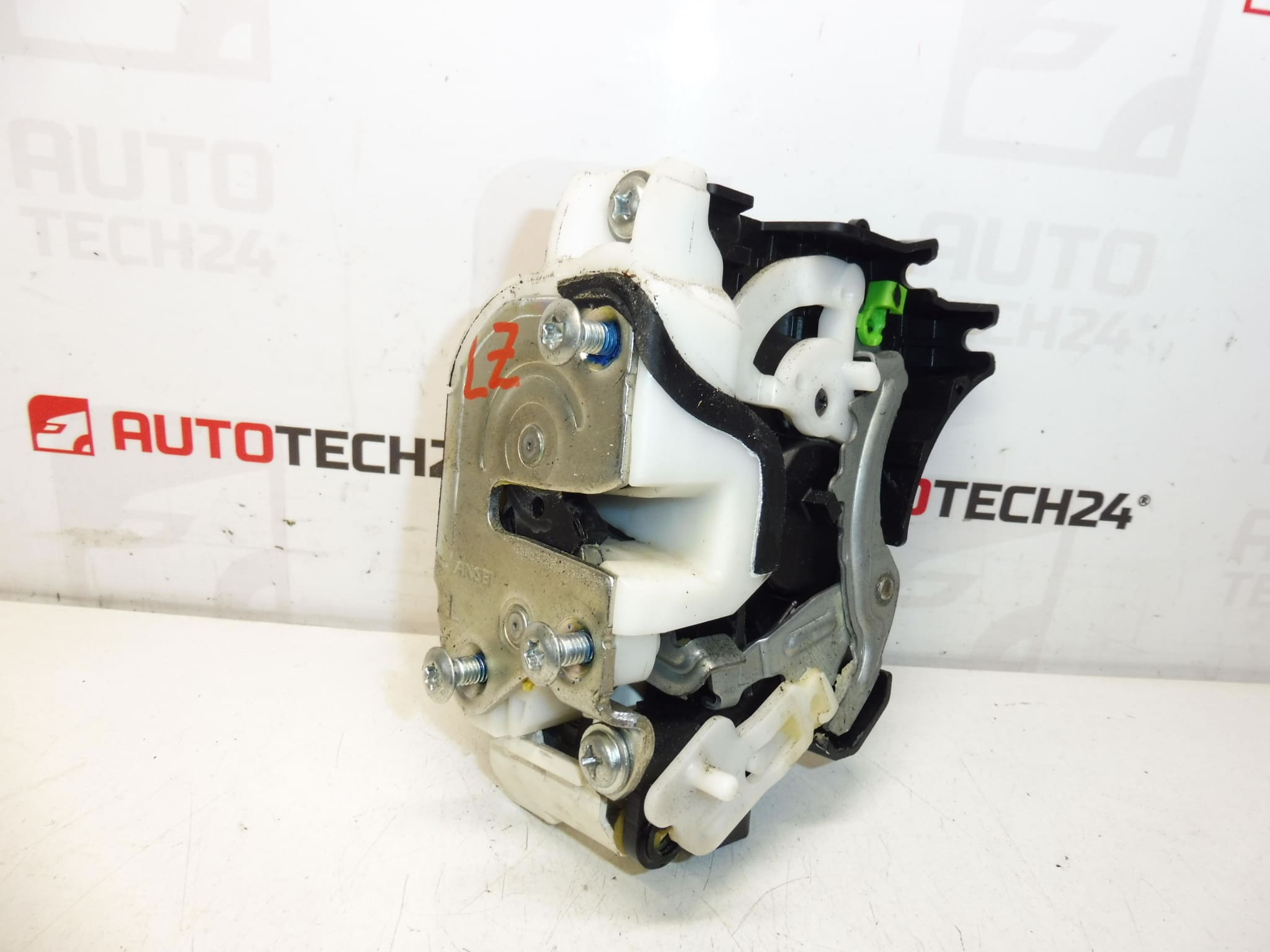 Left rear door lock for Citroën C-Crosser / Peugeot 4007 - 9137N0 - Image 2