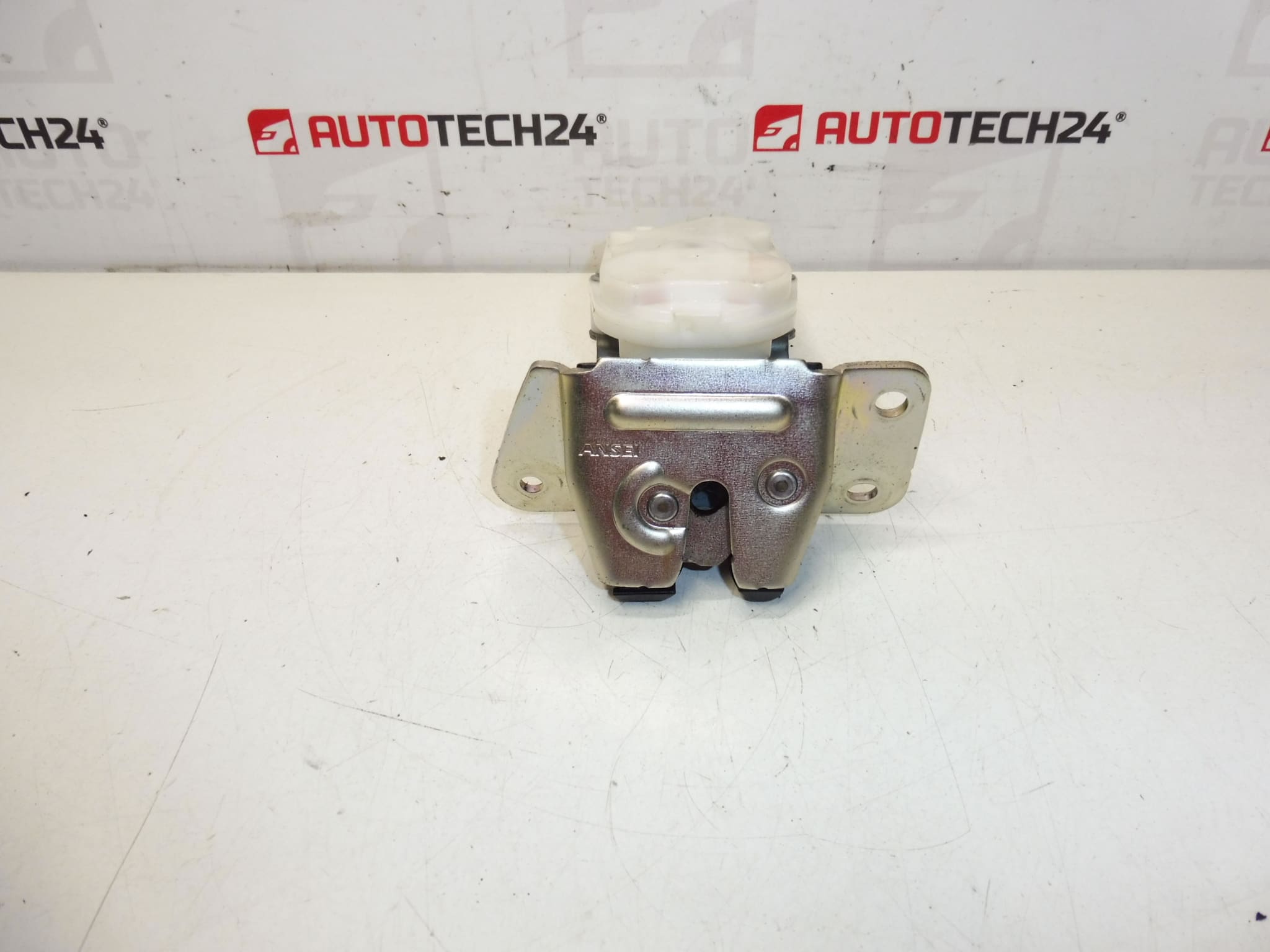 Citroën C-Crosser Peugeot 4007 8719H3 rear lid lock