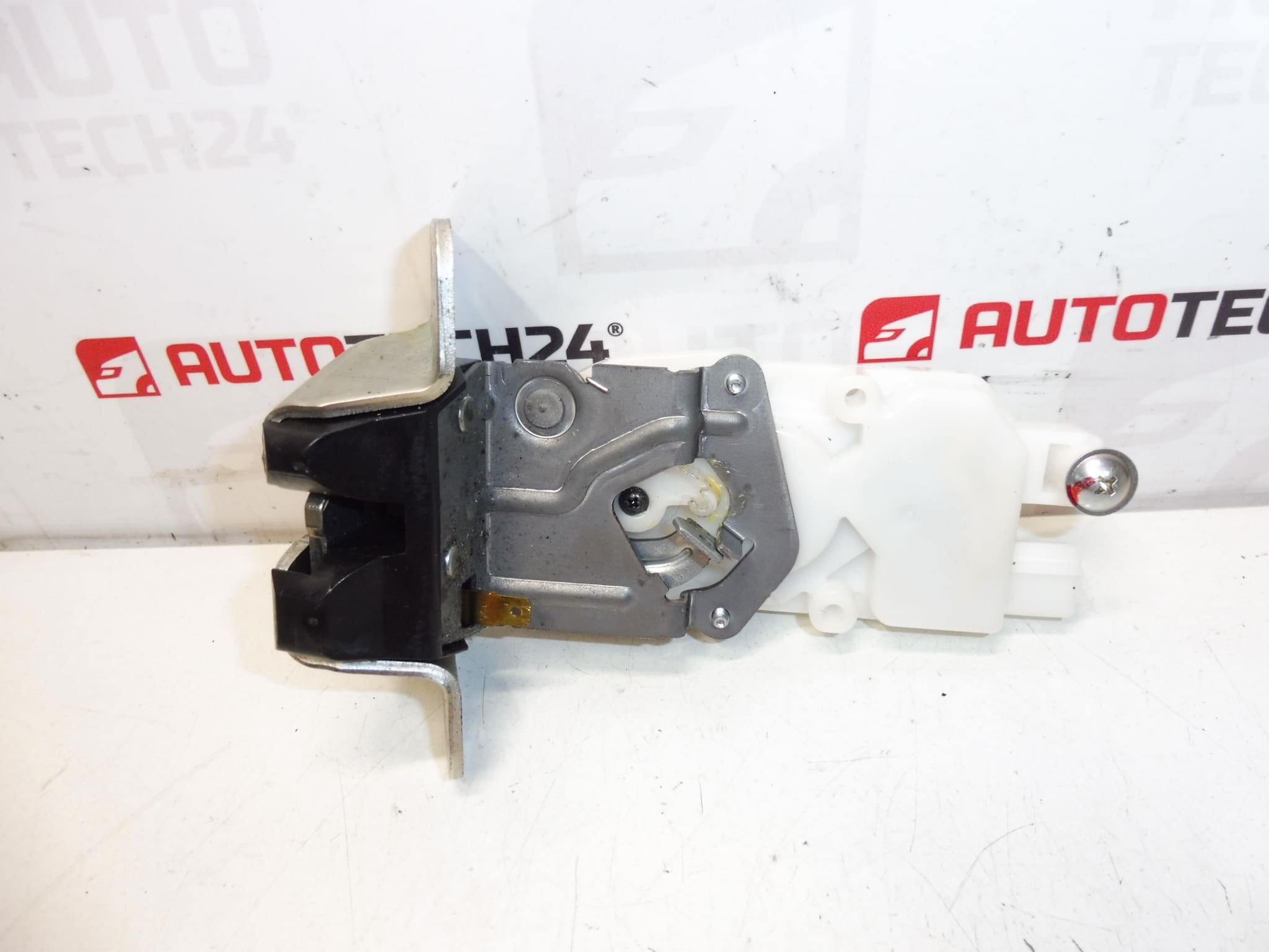 Citroën C-Crosser / Peugeot 4007 8719H3 rear tailgate lock - Image 2