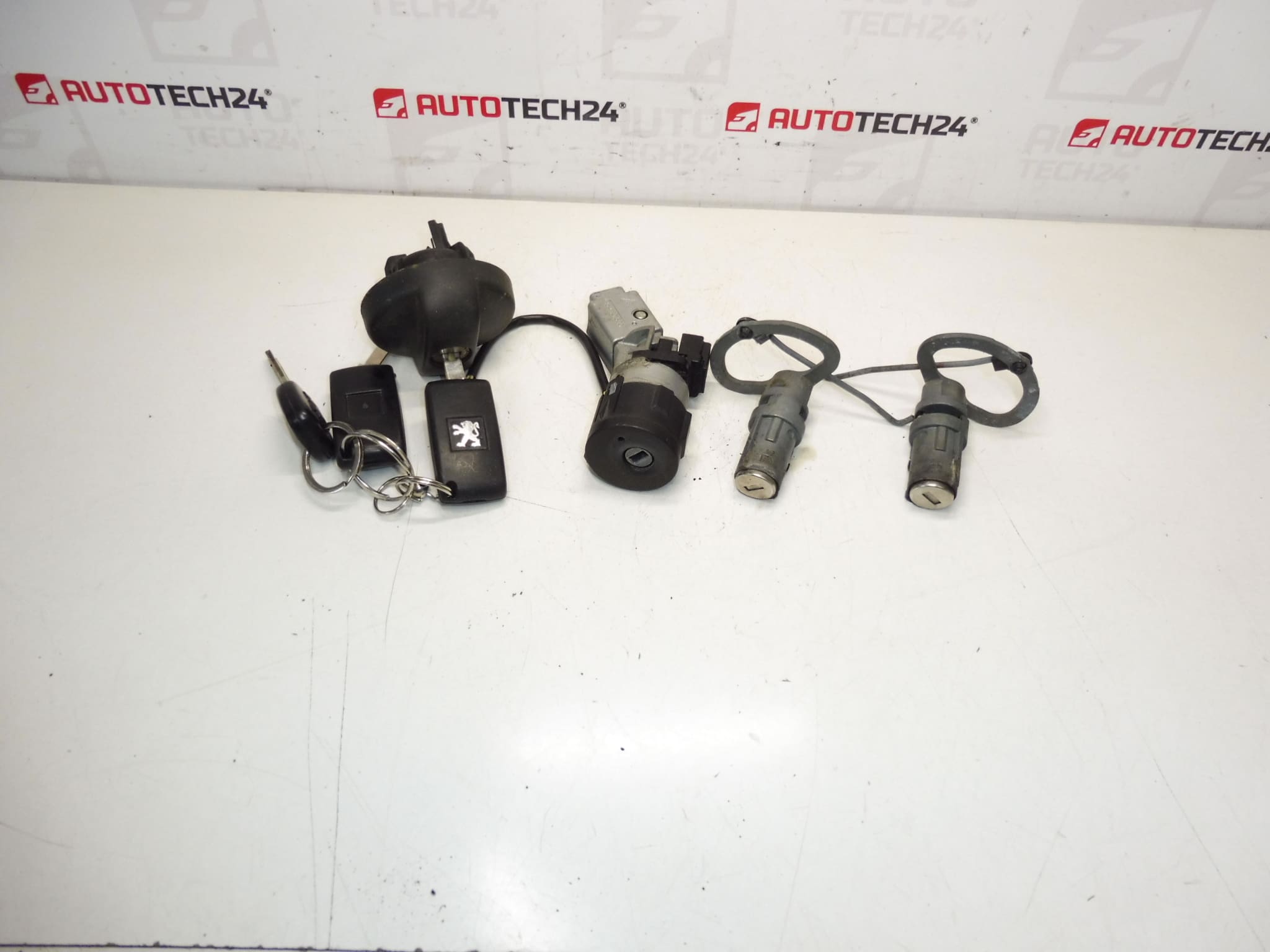 Set of Citroën C8 Peugeot 807 + 2 Key 4162TA 4162KJ