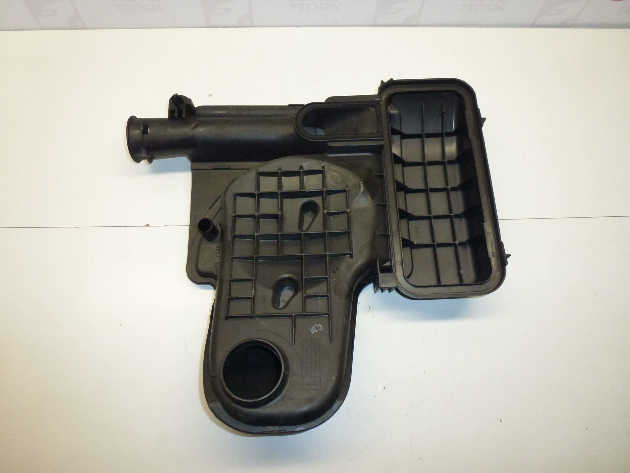 Intake Citroën Peugeot 1.0 1KR 17705-0Q020 144091 - Image 2