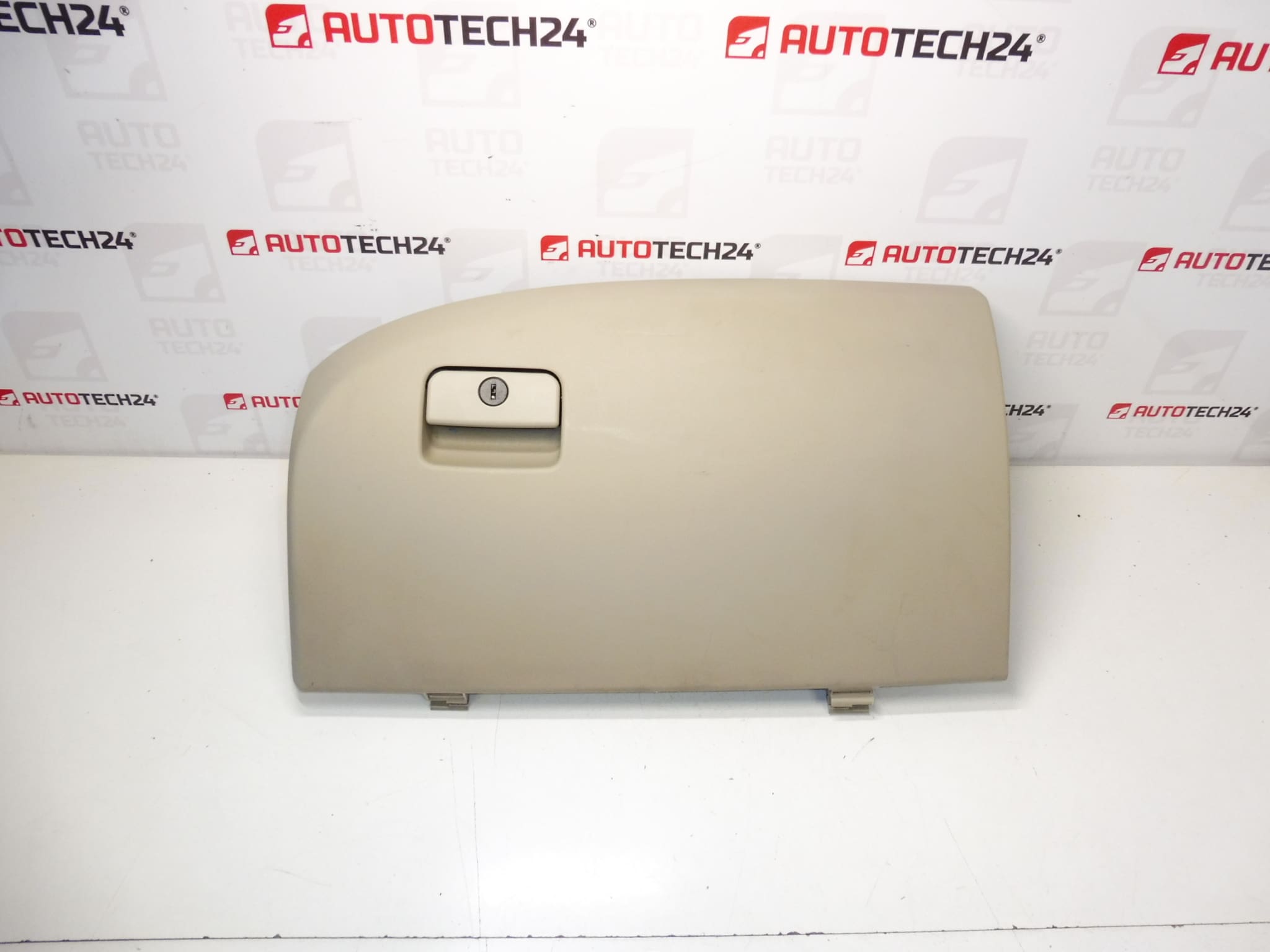 Citroën C-Crosser Peugeot 4007 8218NF