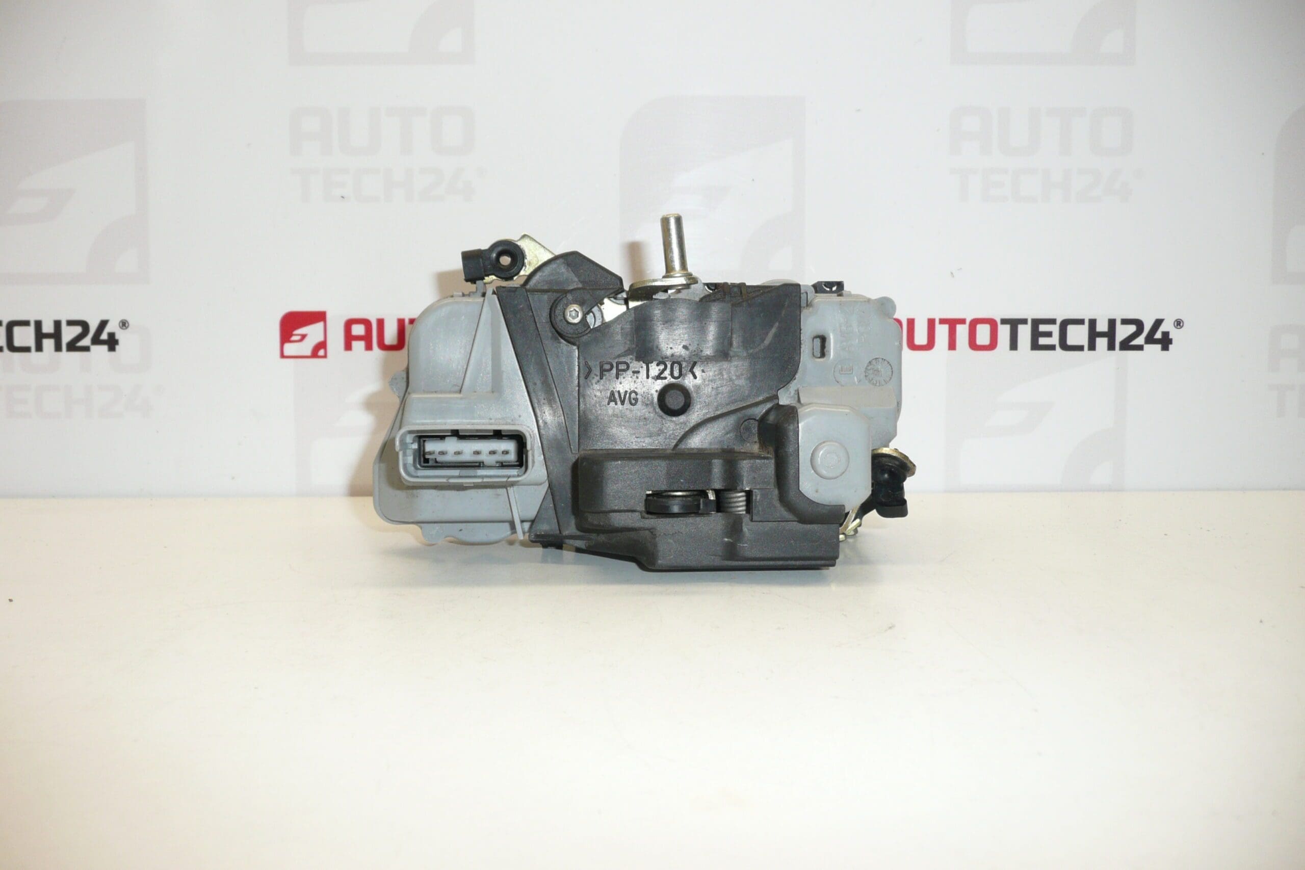 Left front door lock Citroën Xsara Picasso 9135H5