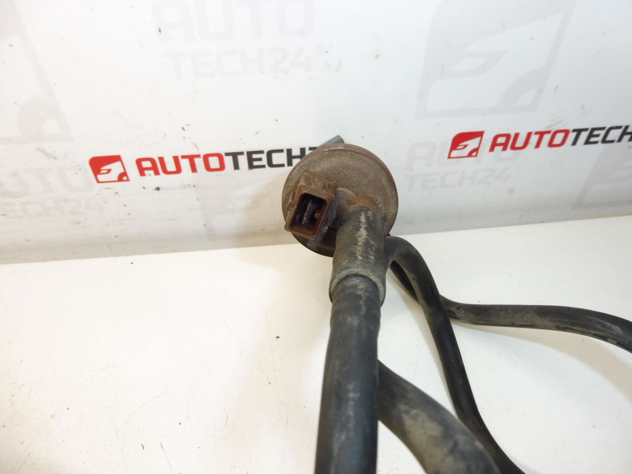 Activated carbon connection Citroën Xsara Picasso 16287G 1505VT 1505VV 1505ZJ - Image 2