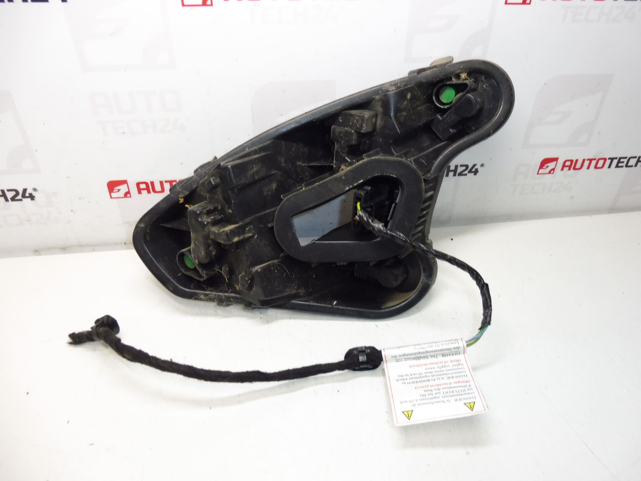 Peugeot 308 Hatchback rear right lamp bulb socket 1606959180 - Image 2