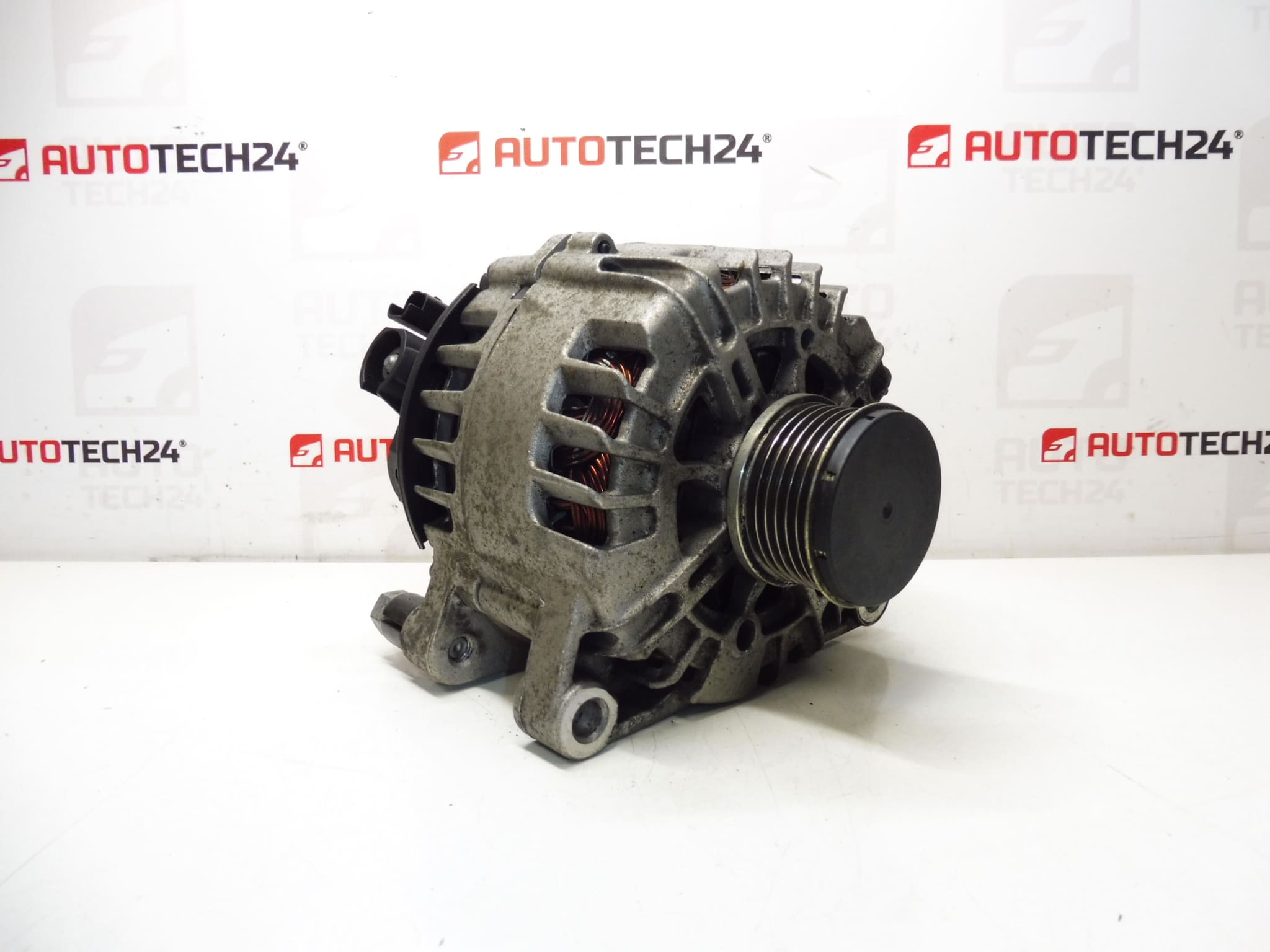 Alternator Valeo CL15 64000 km Citroën Peugeot 1.6 e-HDI 9678048880 5705KV