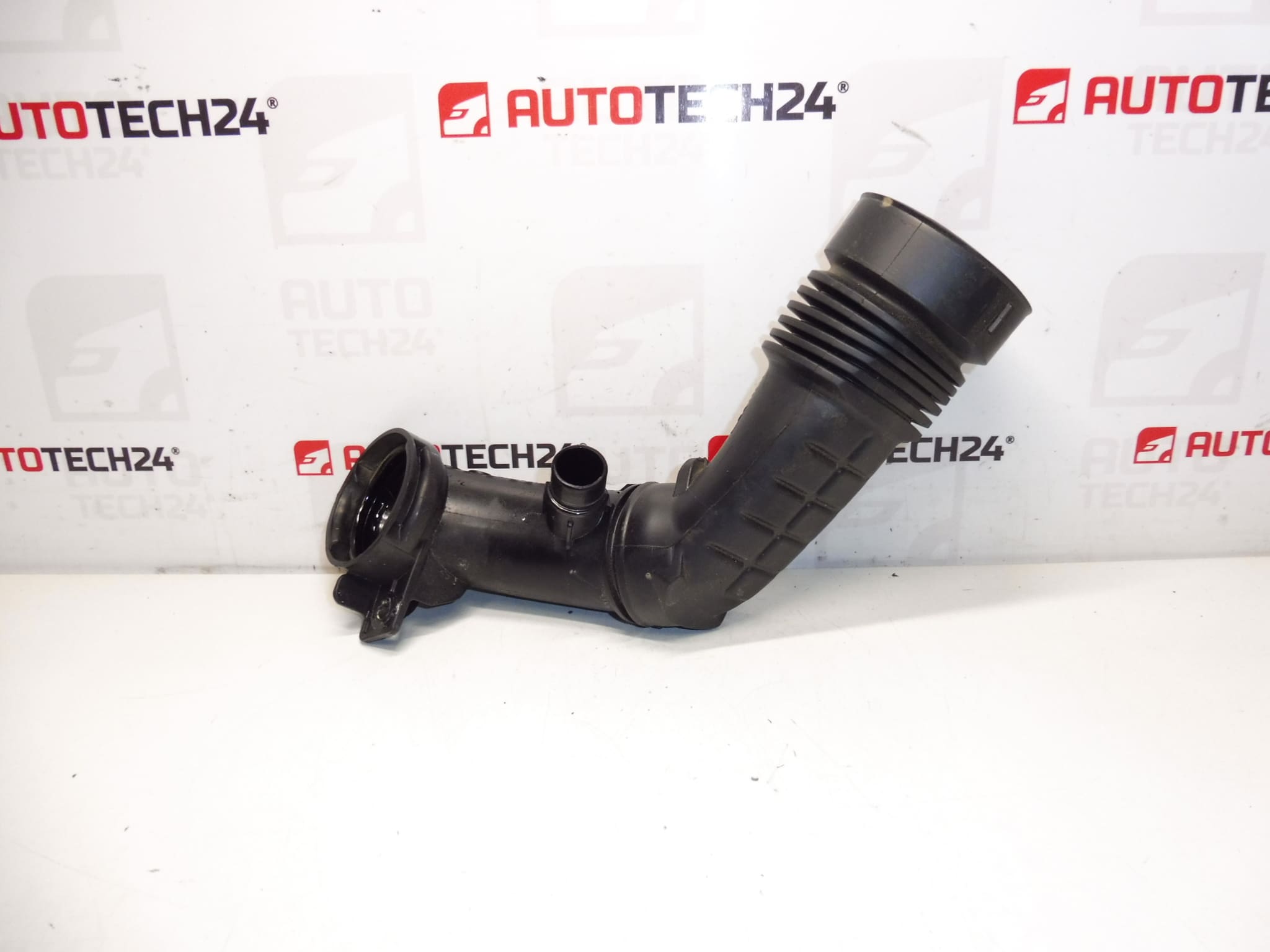 Air connection 1.5 HDI Citroën Peugeot 9810921180