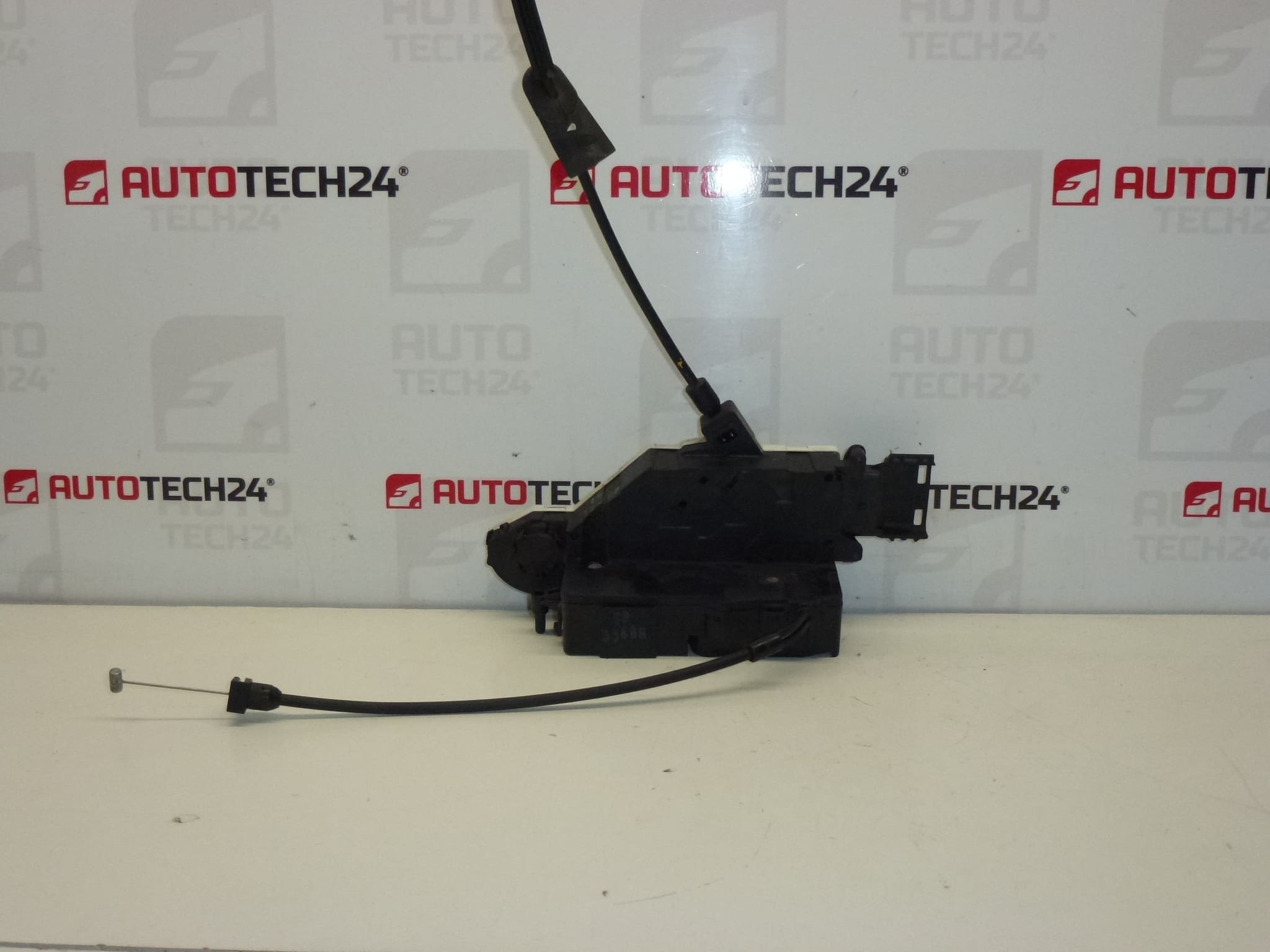 Peugeot 207 front driver's door lock 24094158 9136W6