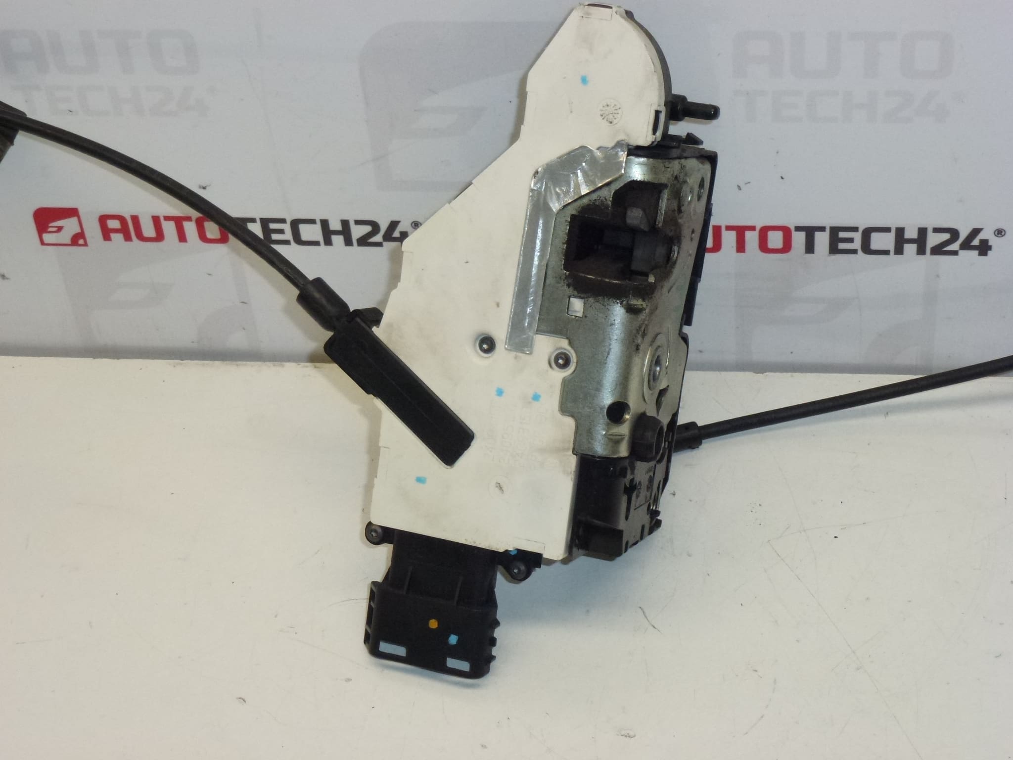 Peugeot 207 front driver's door lock 24094158 9136W6 - Image 2