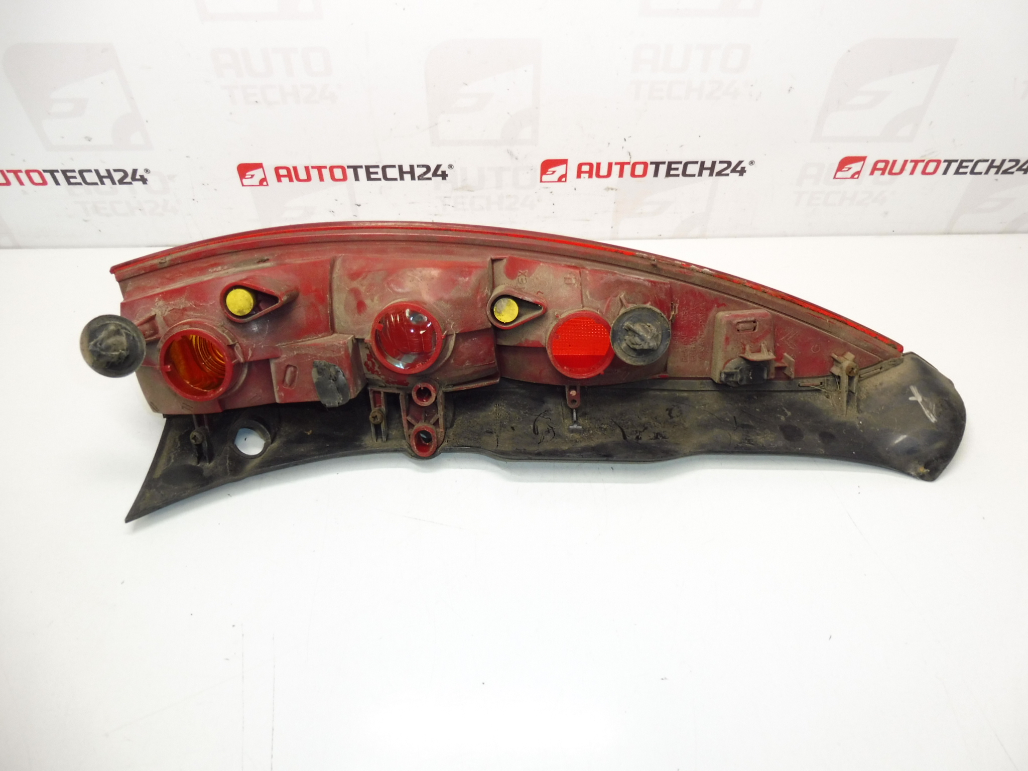 Left rear lower lamp Citroën C5 I and II Kombi 9637356580 6350P7