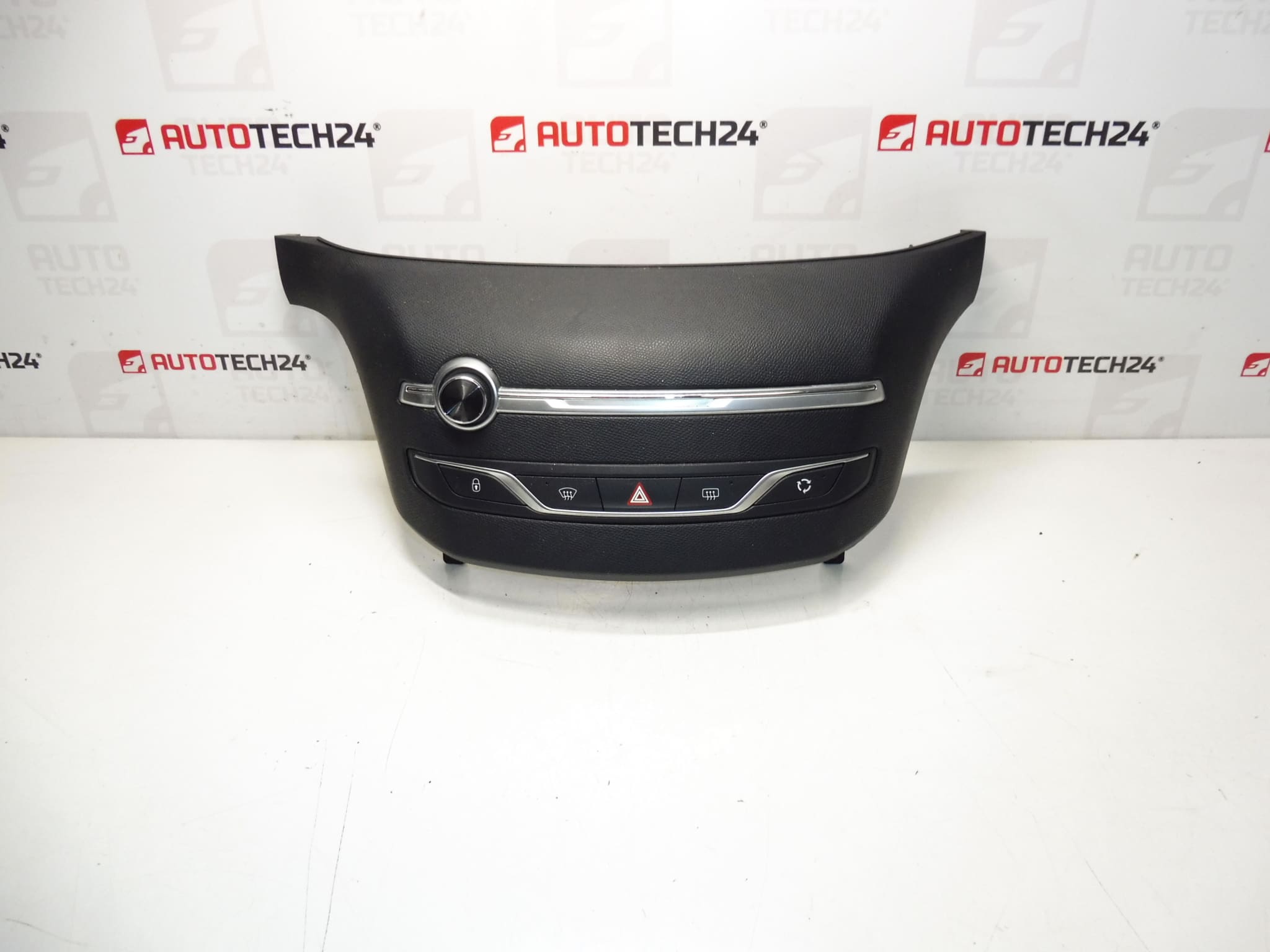 Peugeot 308 T9 multifunctional panel 96777660ZD