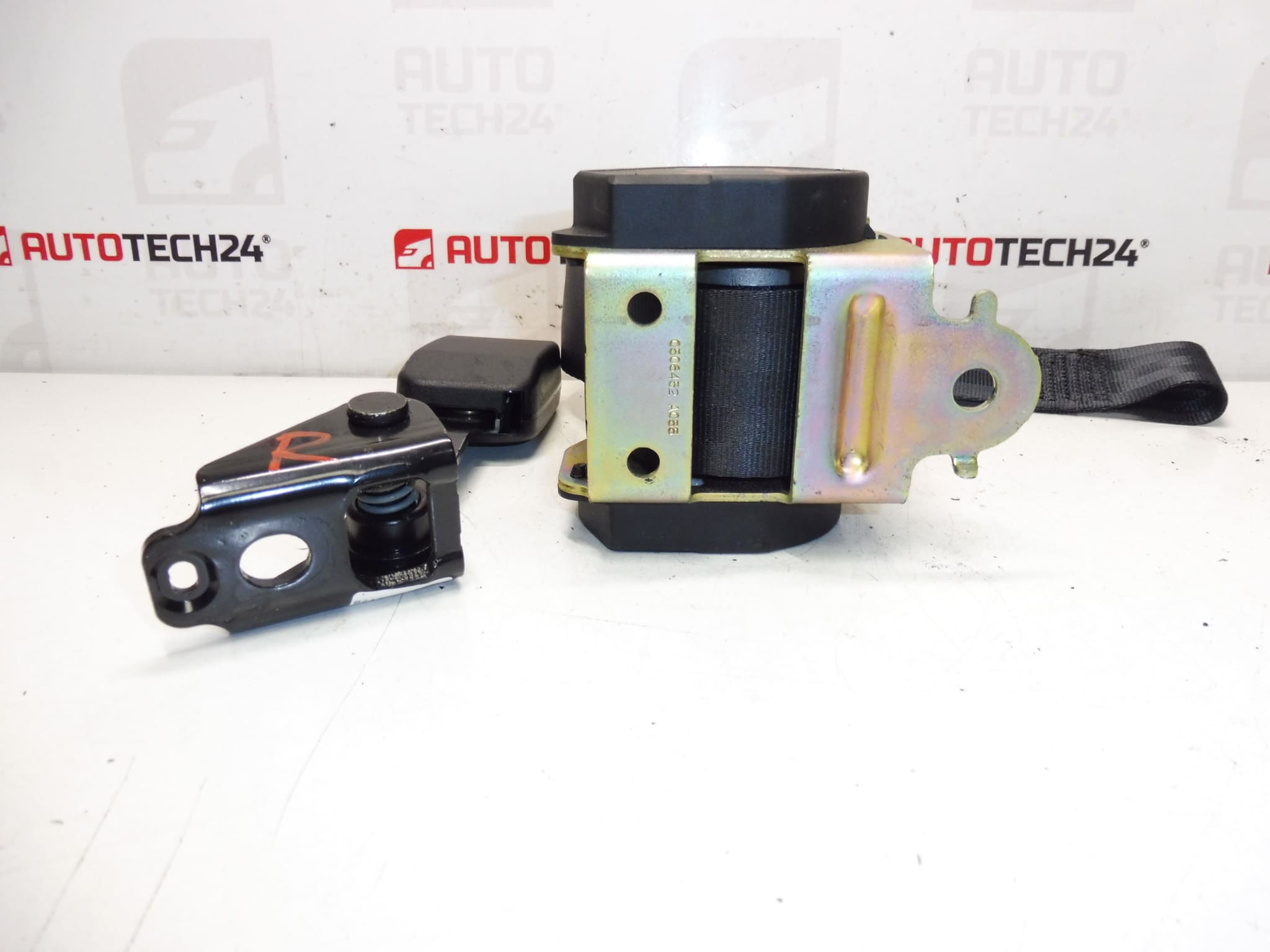 Right rear seat belt Peugeot 307 CC 8974JY - Image 2
