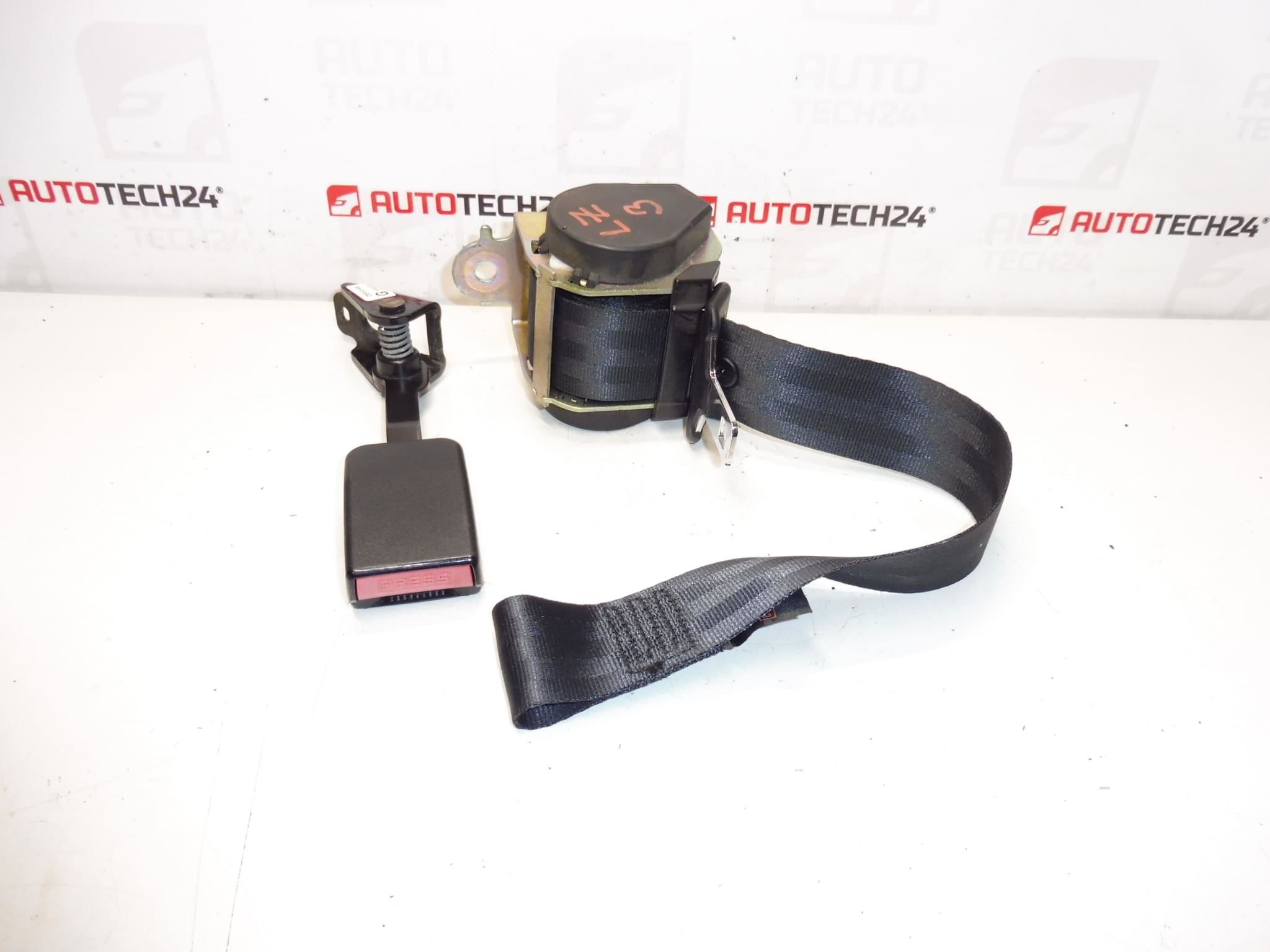 Seat belt left rear Peugeot 307 CC 8974JX