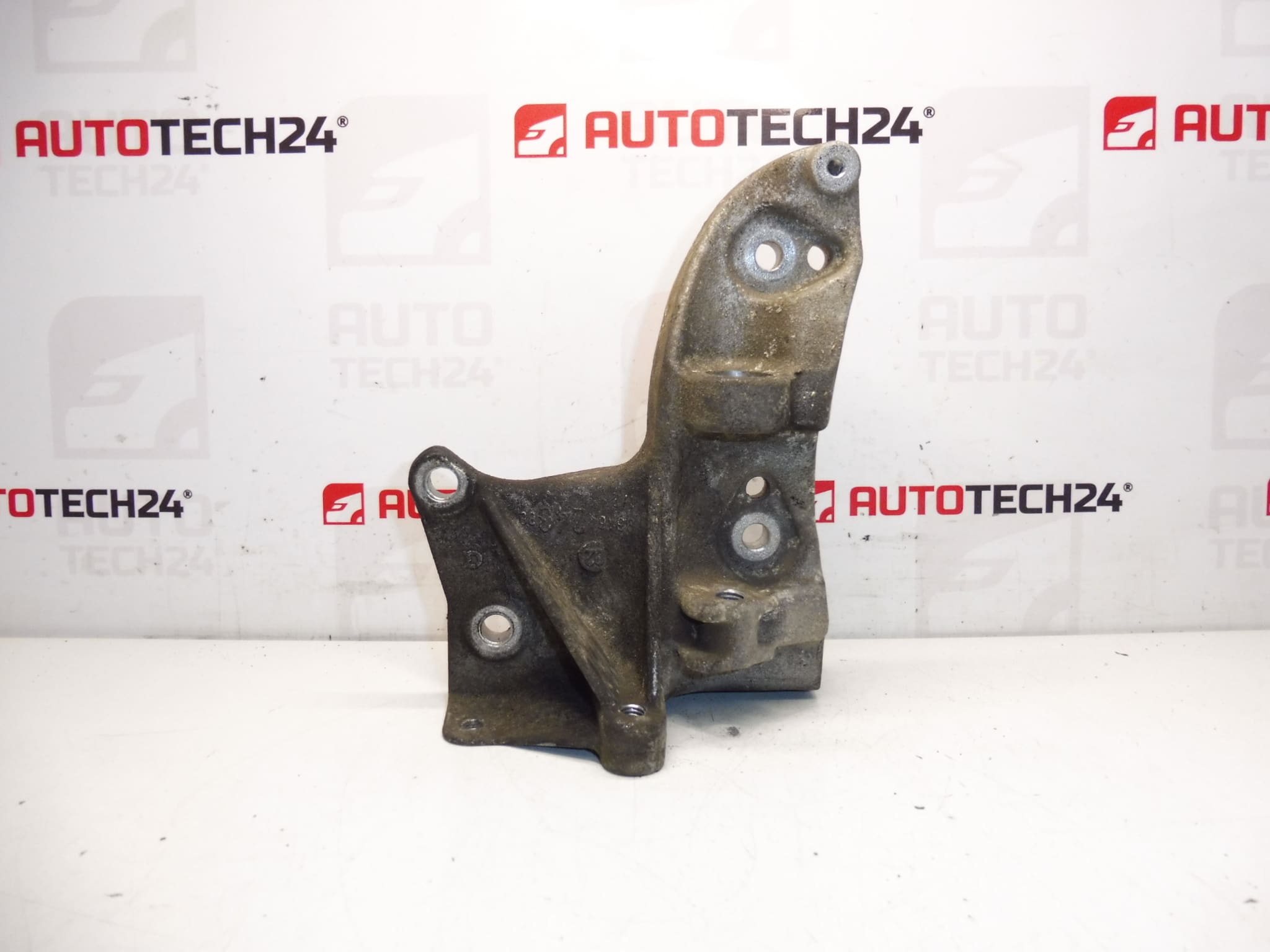 Alternator holder Citroën Peugeot 9646424380 5706G3