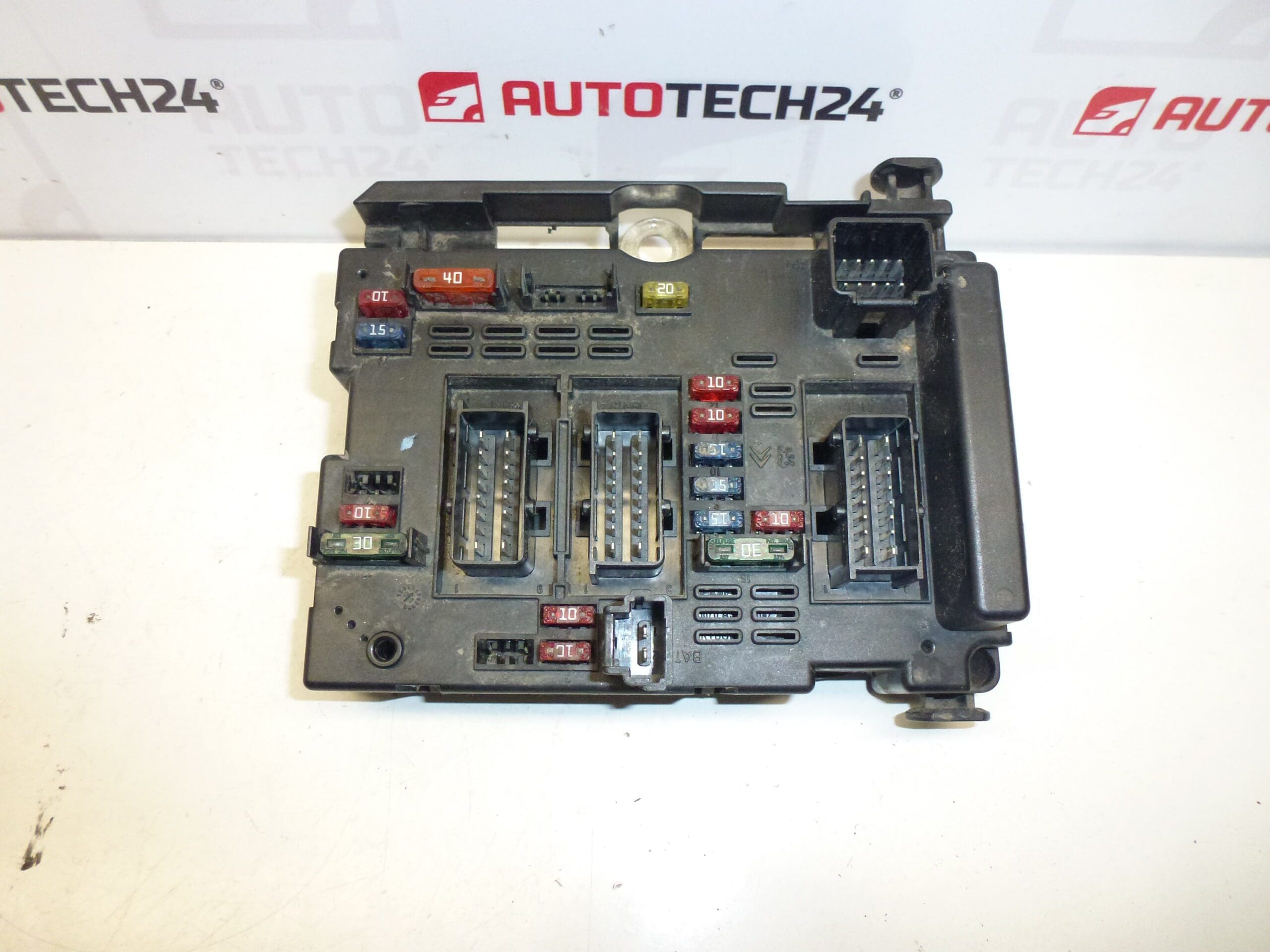 BSM B2 Delphi (Engine Fuse And Relay Box) Citroën Peugeot 9643538180