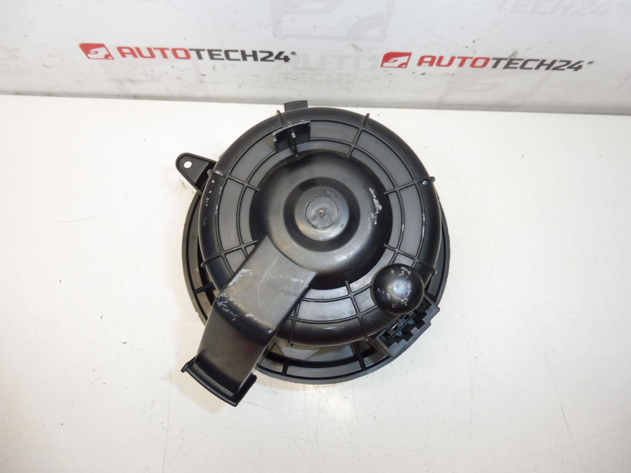 Heater fan Valeo Citroën Peugeot T4190001 6441CR - Image 2