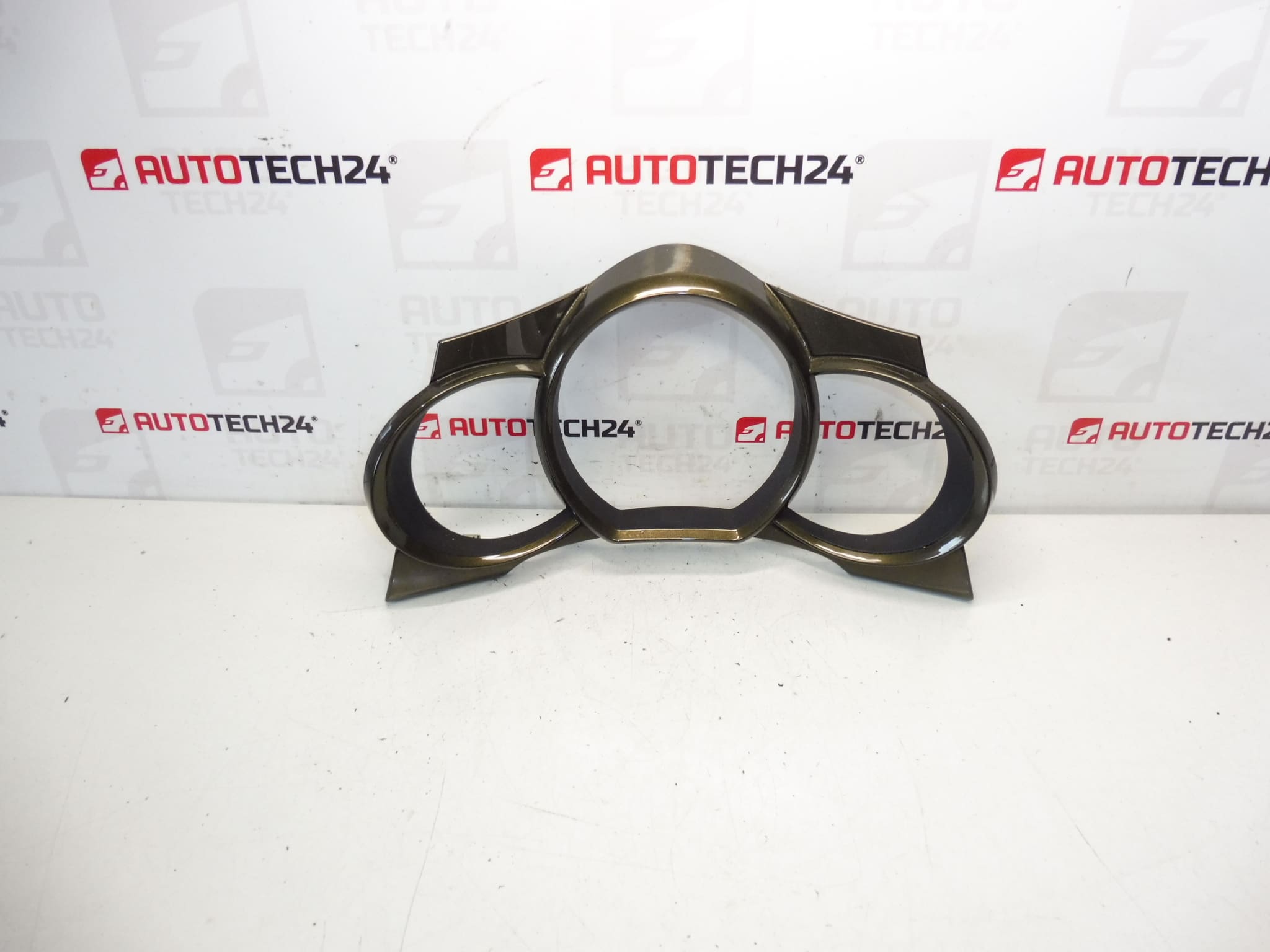 Dashboard speedometer frame Citroen C3 II A51 96842894ZD