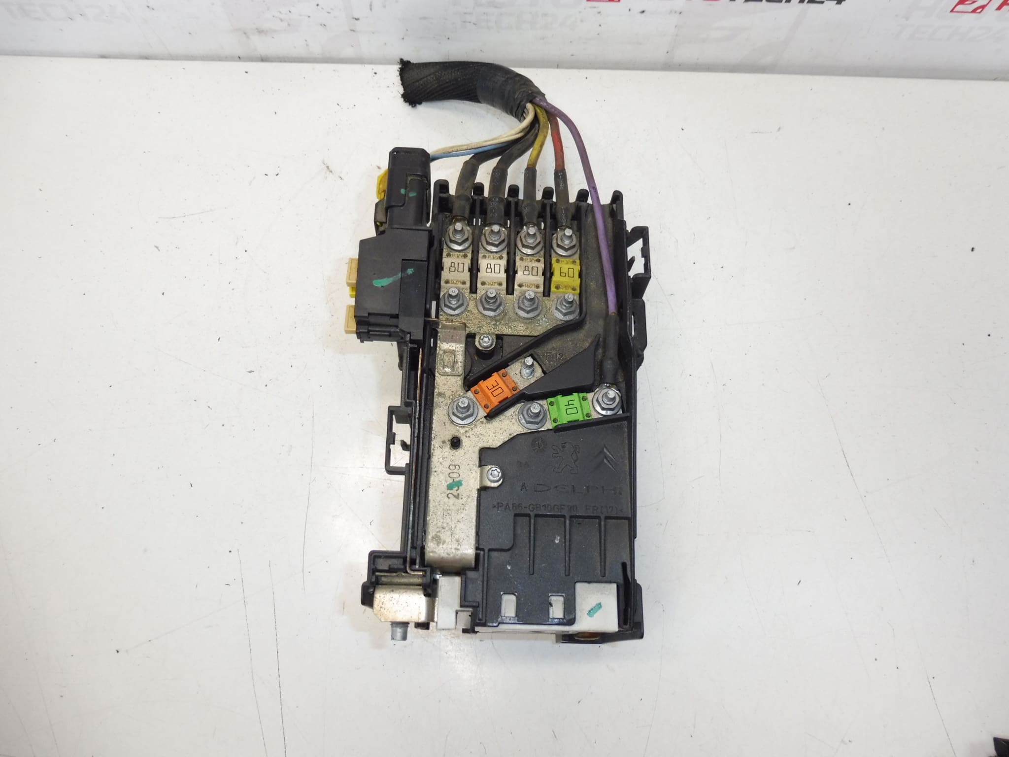 Fuse module Citroën Peugeot 9666527680 28236841 6500GR