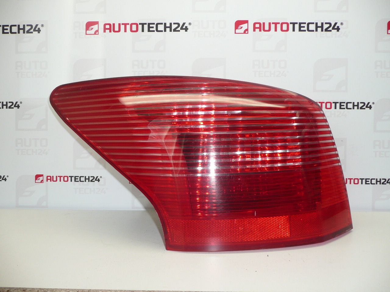 Left Rear Lamp Peugeot 407 SW 9641948780 6350T3