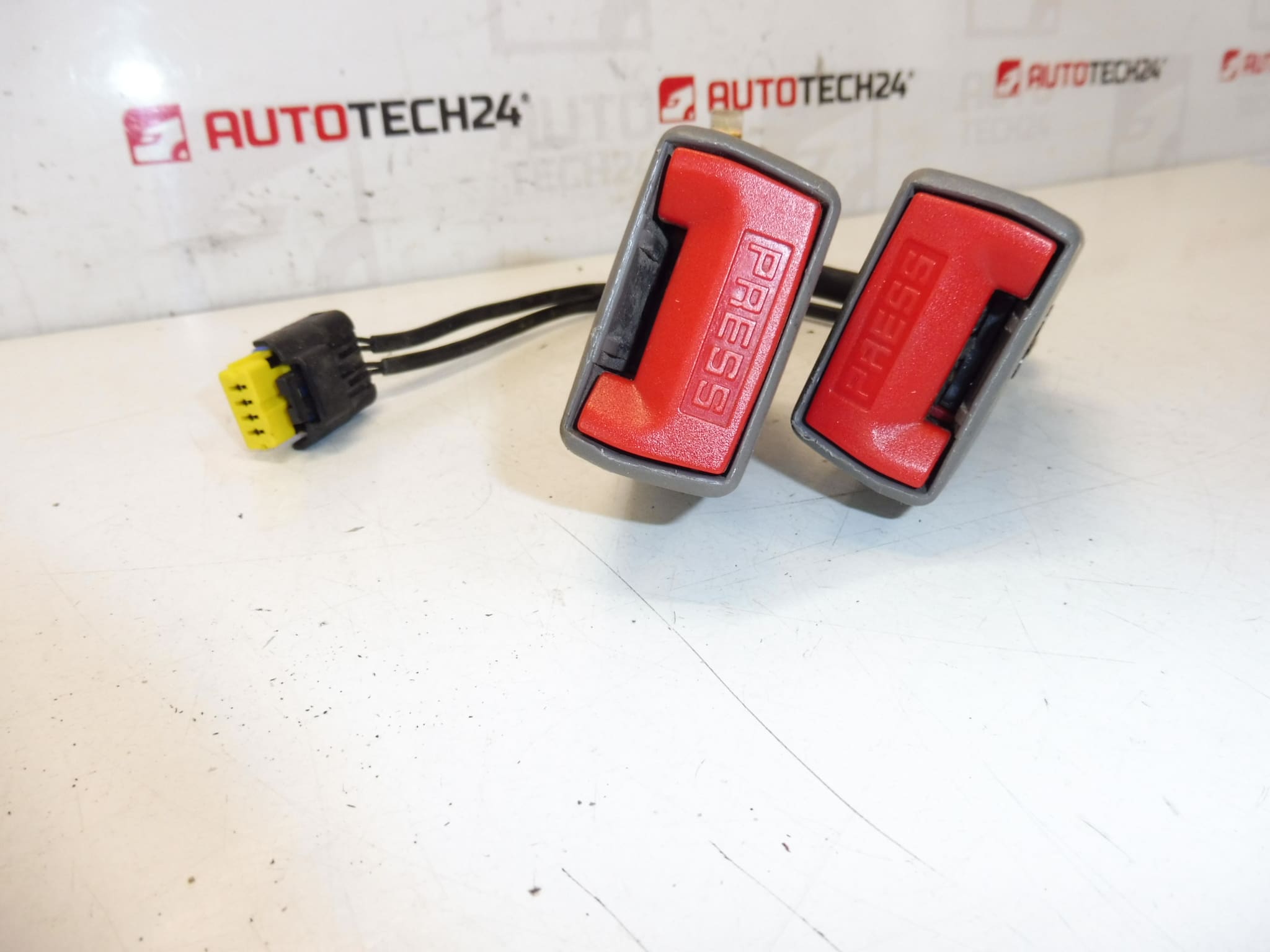 Seat belt lock Citroën C5 II 8974W8 - Image 2