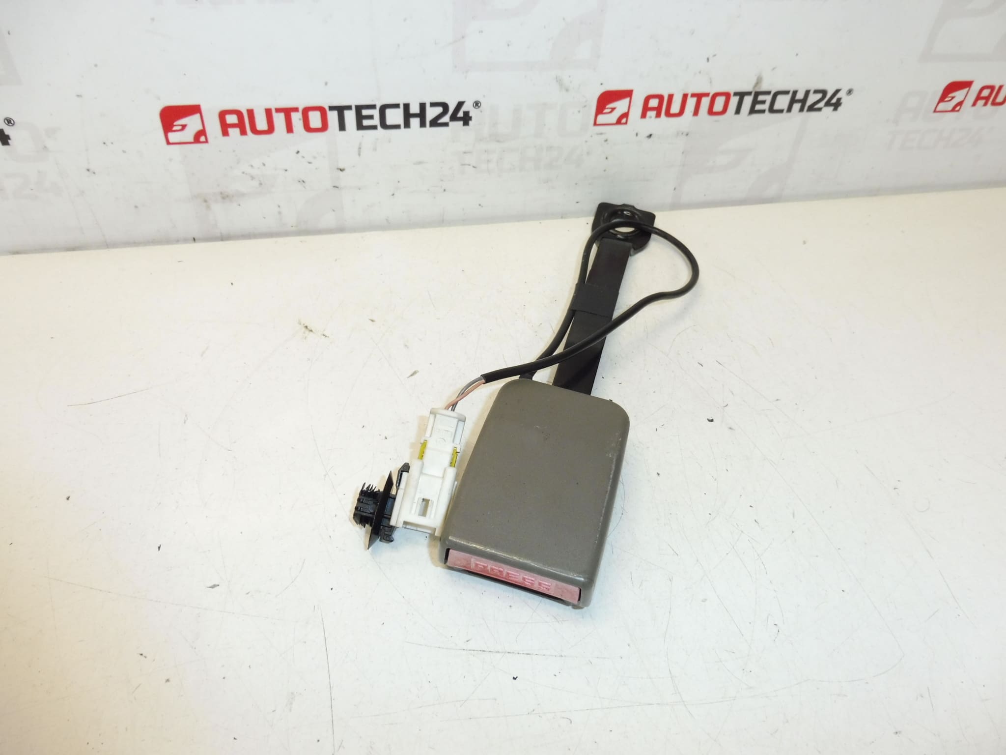 Seat belt lock Citroën C5 II 8973NX