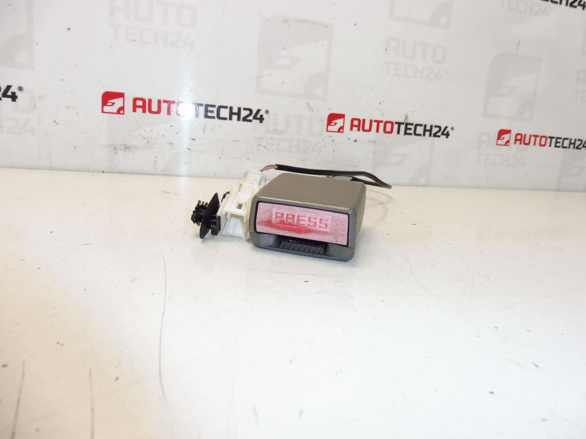 Seat belt lock Citroën C5 II 8973NX - Image 2