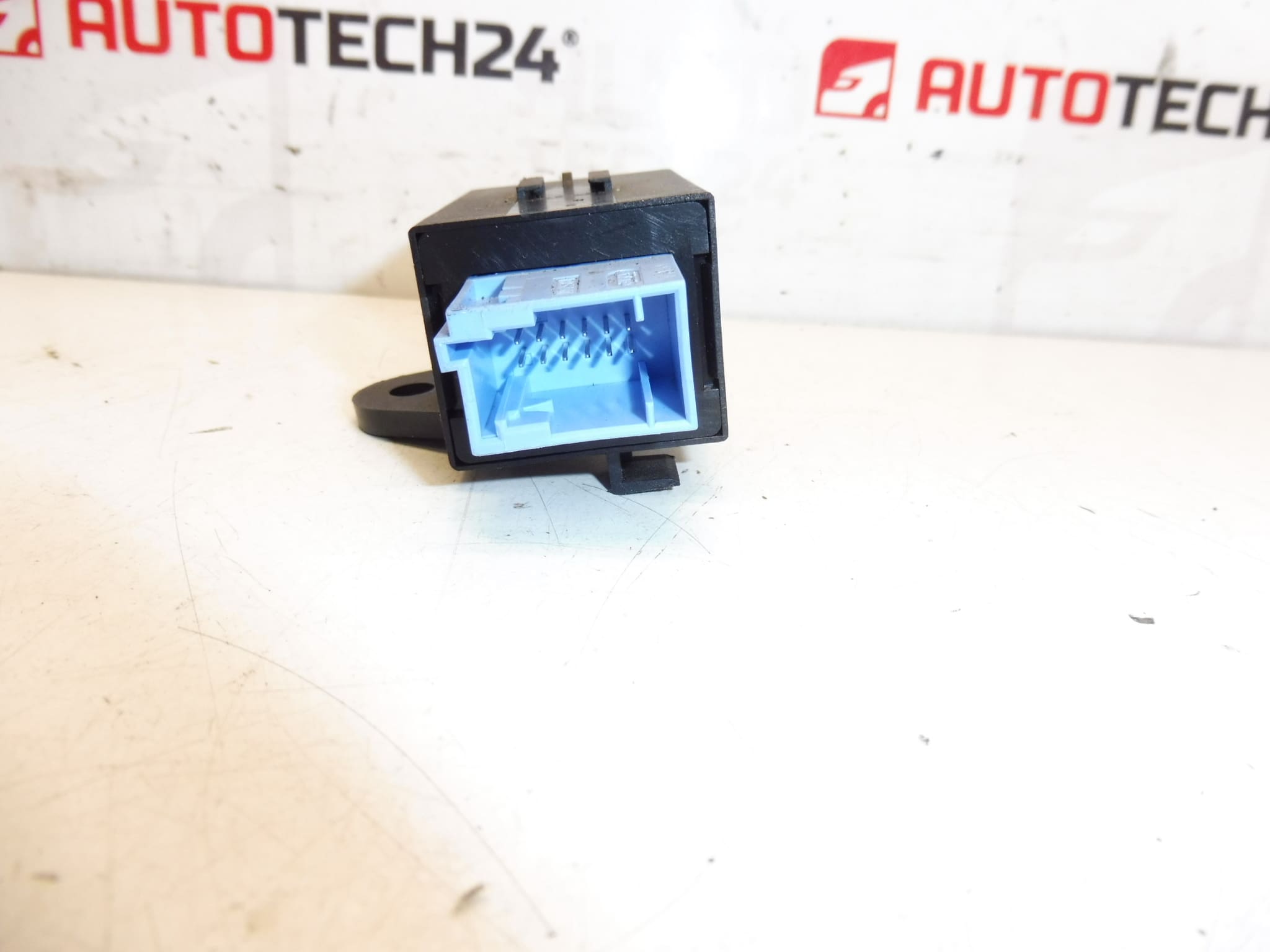 Safety Pass Relay Citroën Peugeot 9652174680 8914GH - Image 2