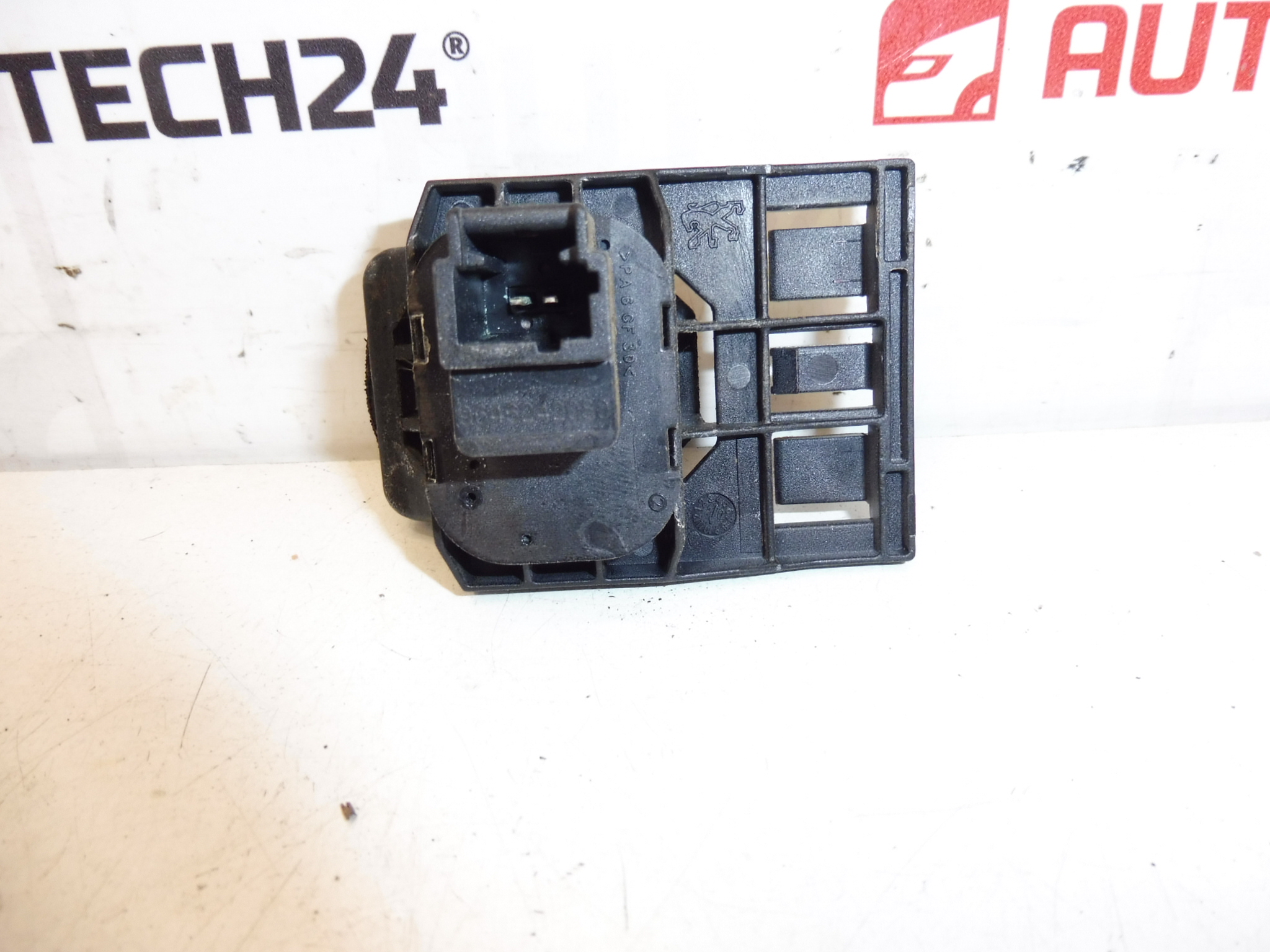KKQD Button for Peugeot 407 Sedan 872565 872558