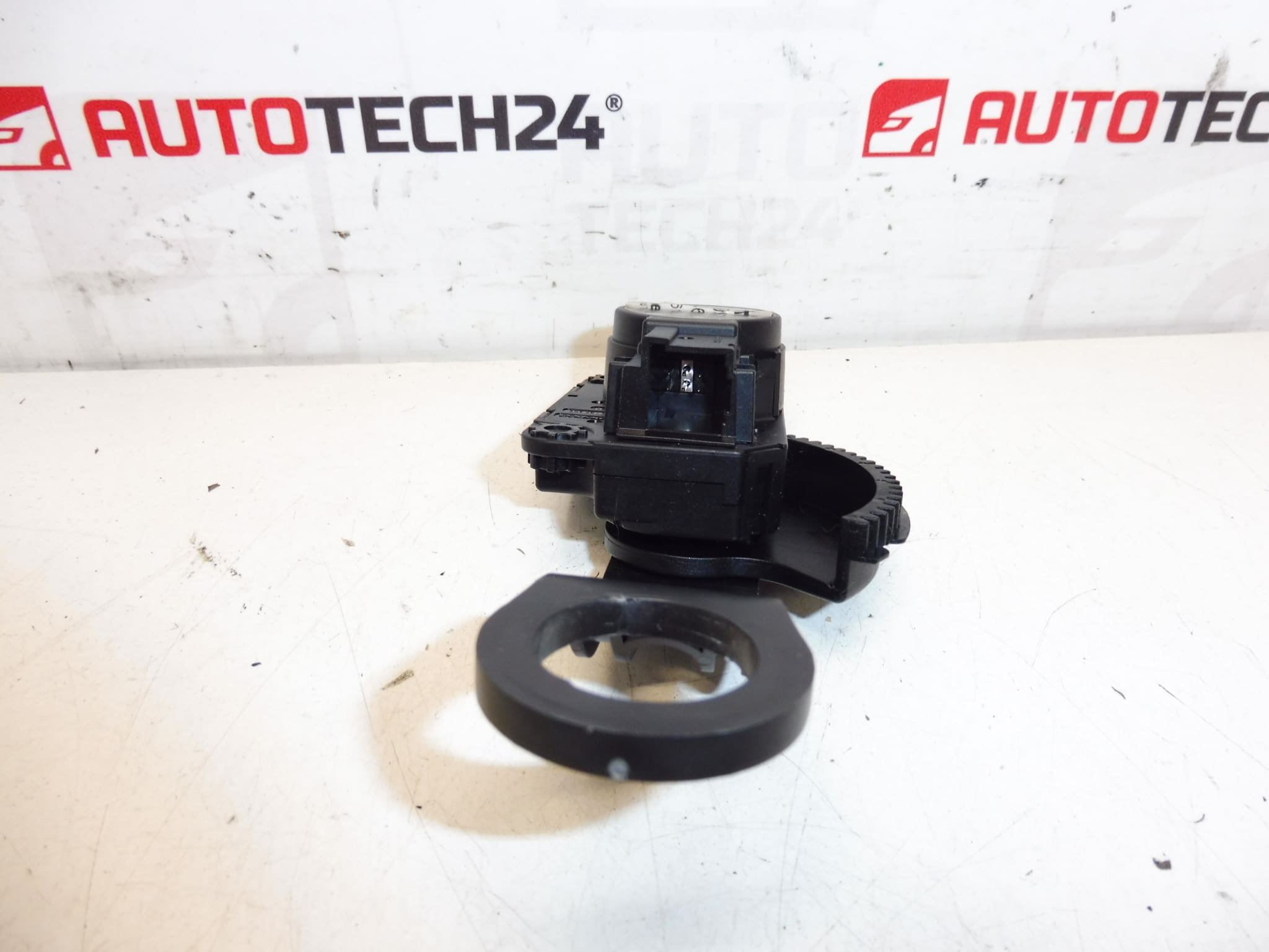 Heater actuator BEHR Citroën Z5509001 28006148A 647998 - Image 2