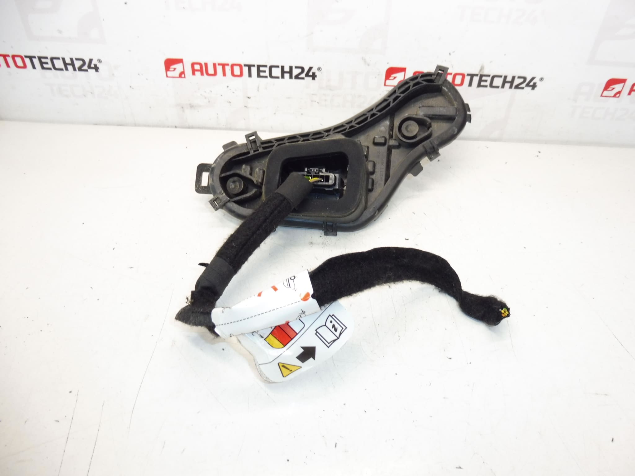 Peugeot 3008 bulb socket 9805510580 - Image 2
