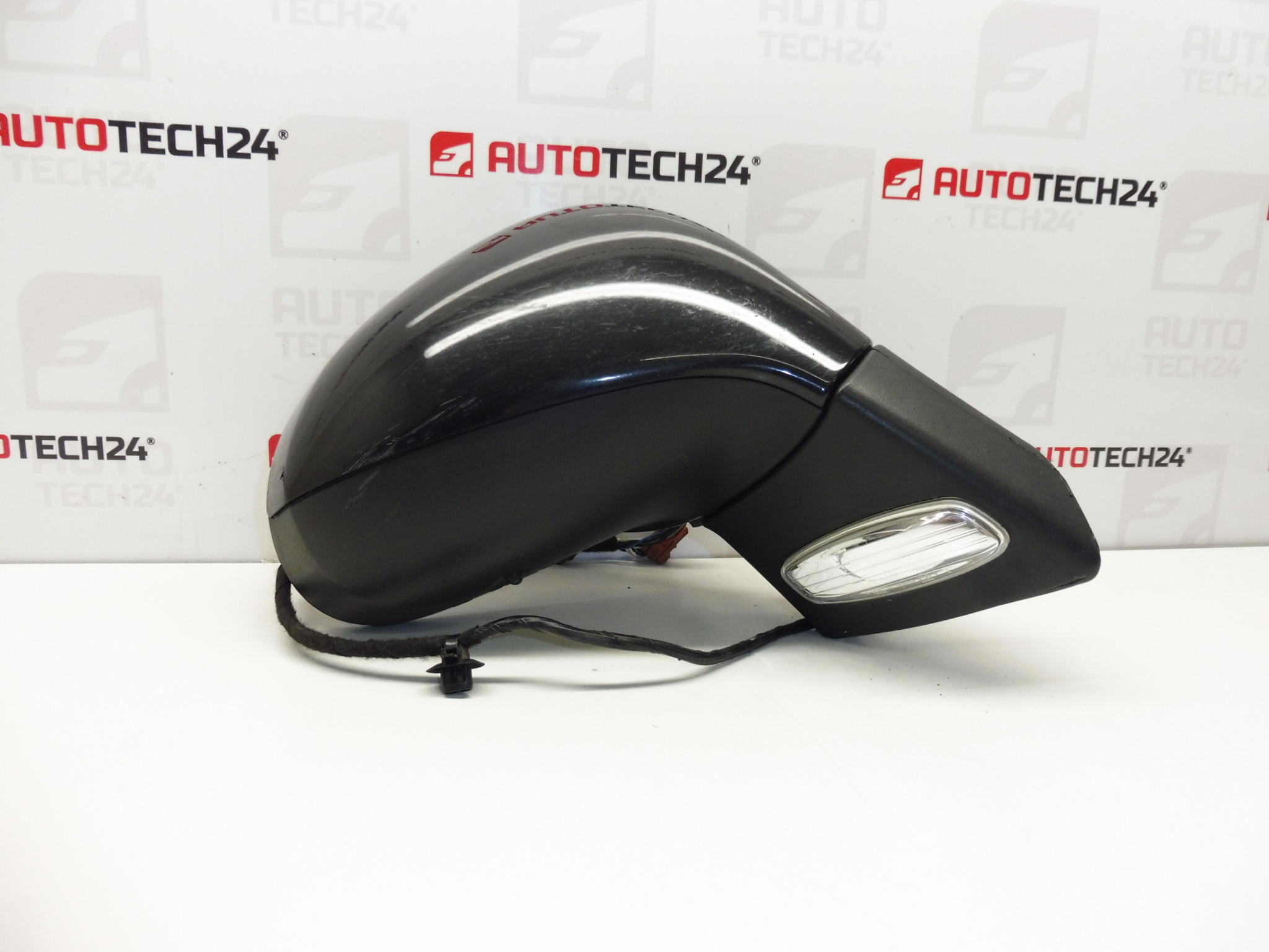 Right Side Mirror Peugeot 207 EXLD 96806501XT 8149ZH