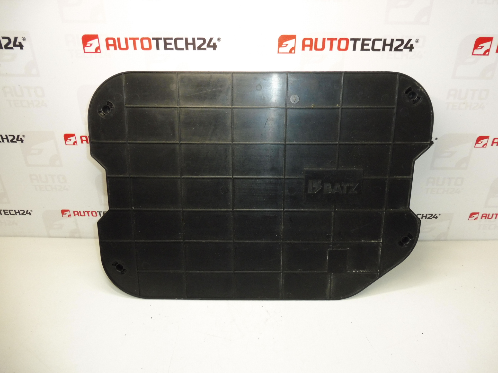 Tool Kit, Jack, Wrench, Tow Eye for Citroën C4 Picasso 6736A7 674418 672594 671809 671739