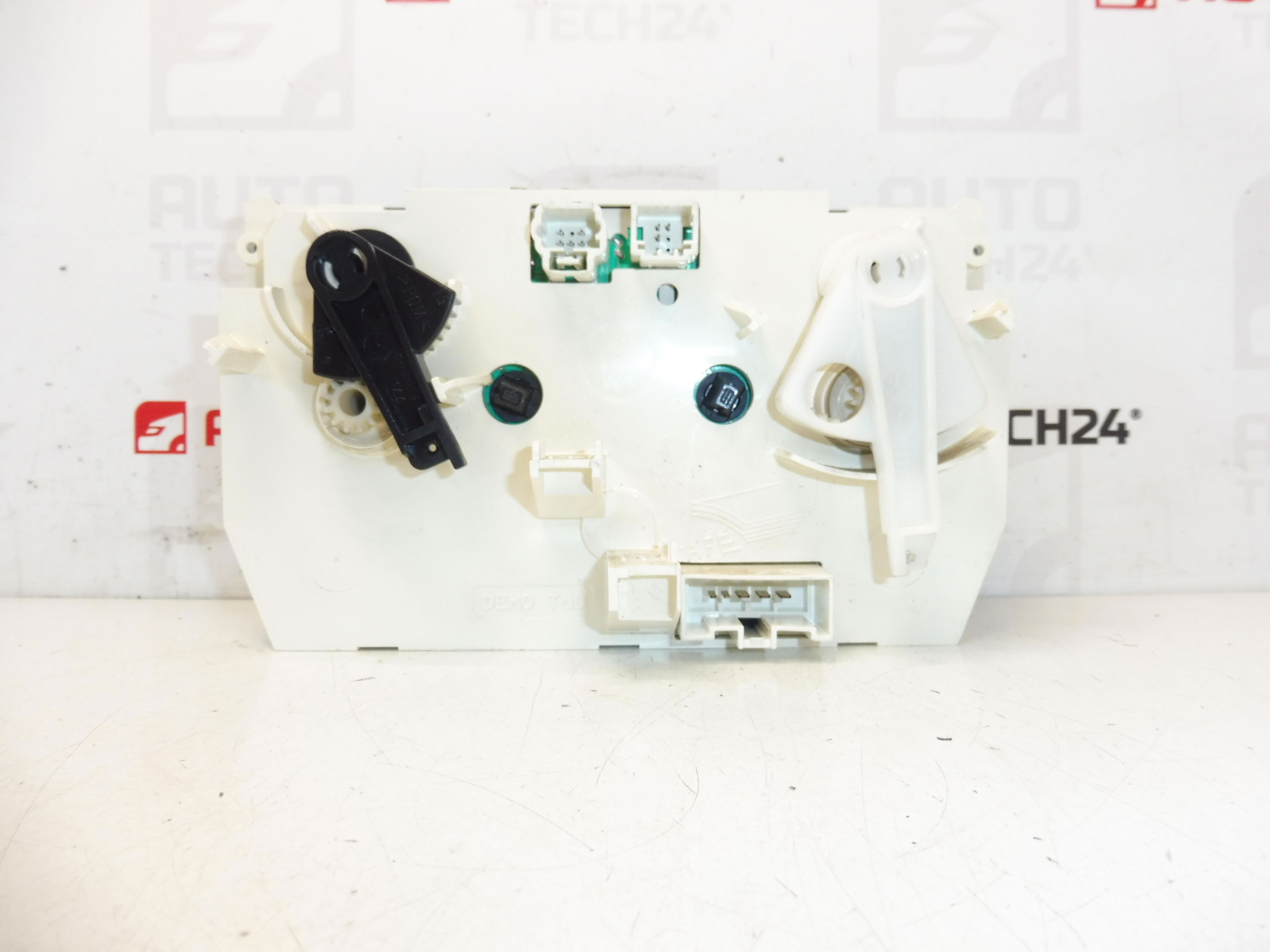 Heating And Air Conditioning Controller Peugeot 307 593240000 T5RFESS 6451JS