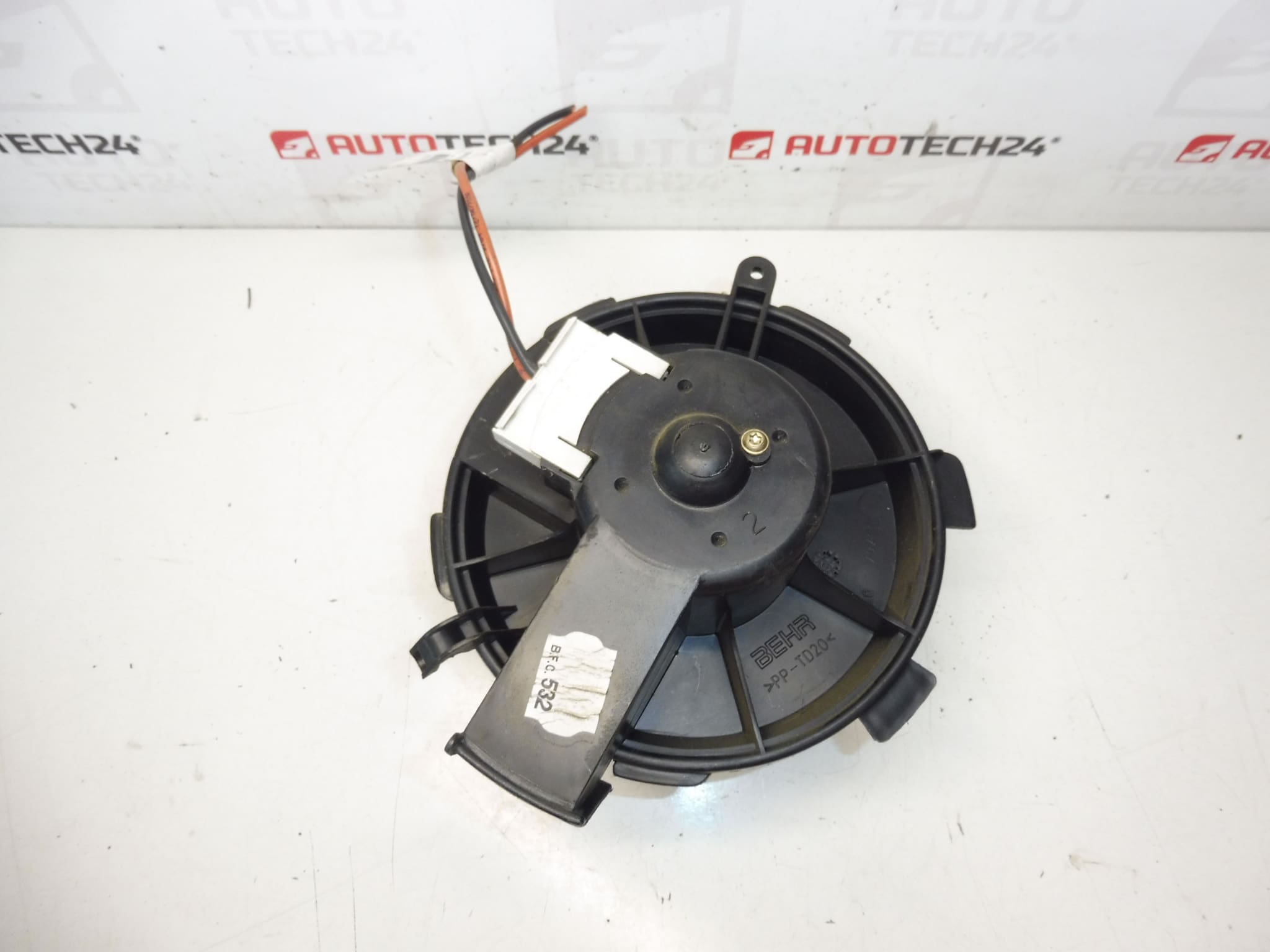 Heater fan Citroën Peugeot 6441J8 - Image 2
