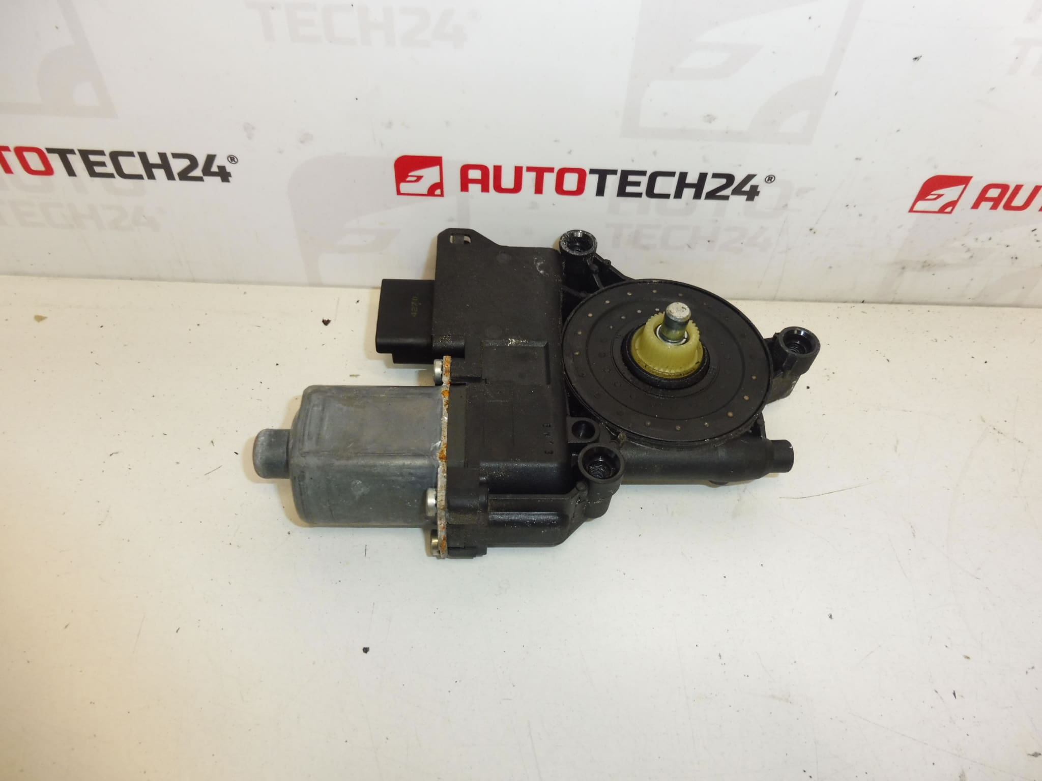 Right Window Regulator Motor Peugeot 308 9657247580 9222CW