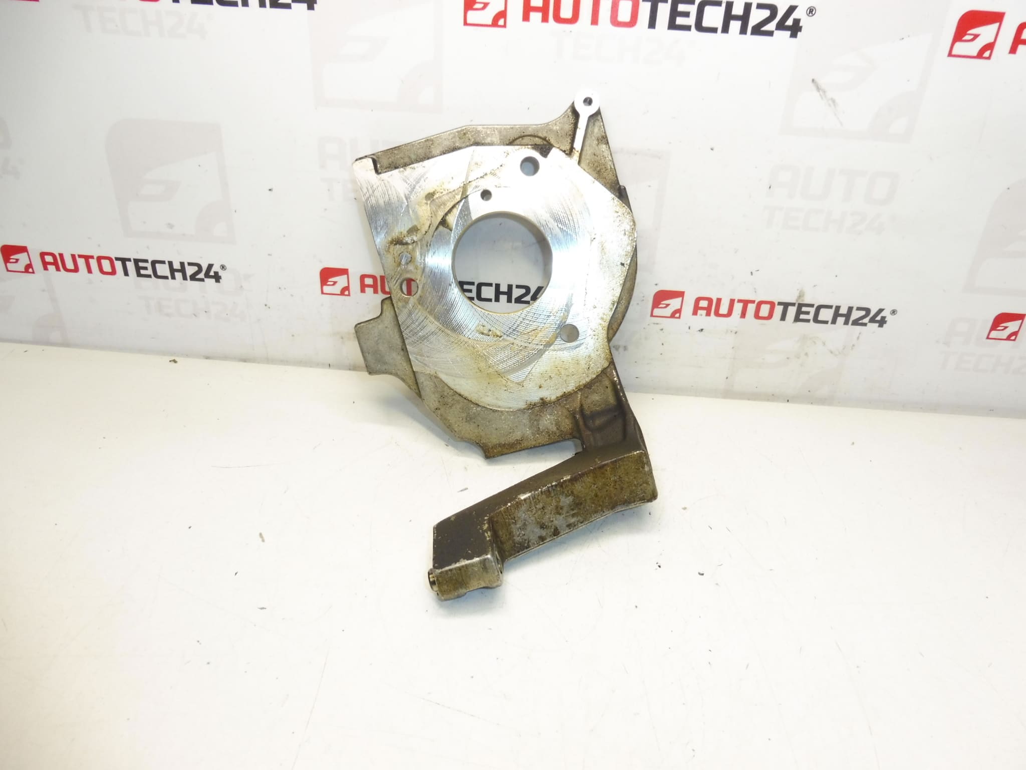 Injection pump holder 1.4 1.6 HDI 9654959880 192665