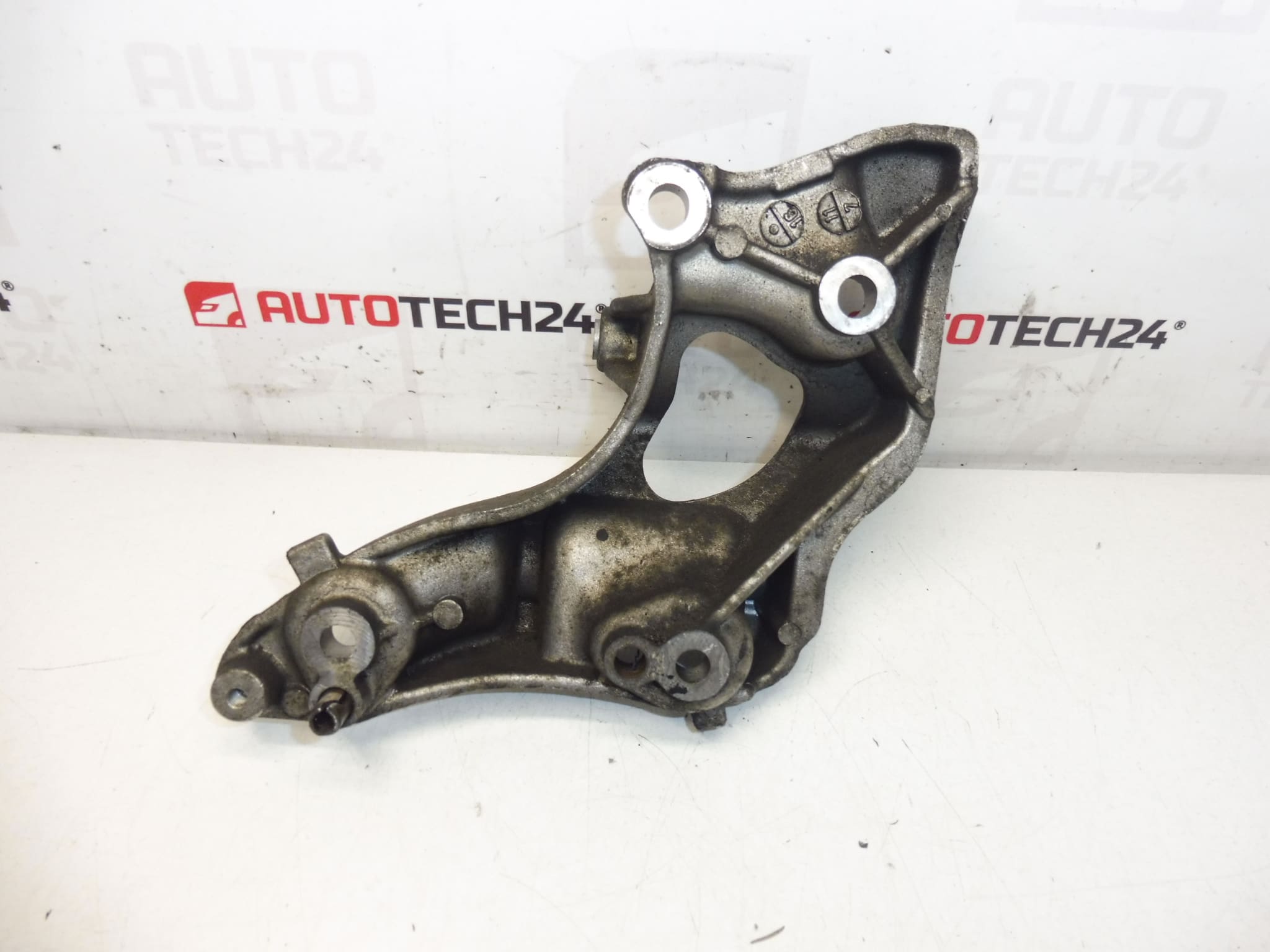 Citroën Peugeot Alternator Holder 9658199380 5706L1 - Image 2