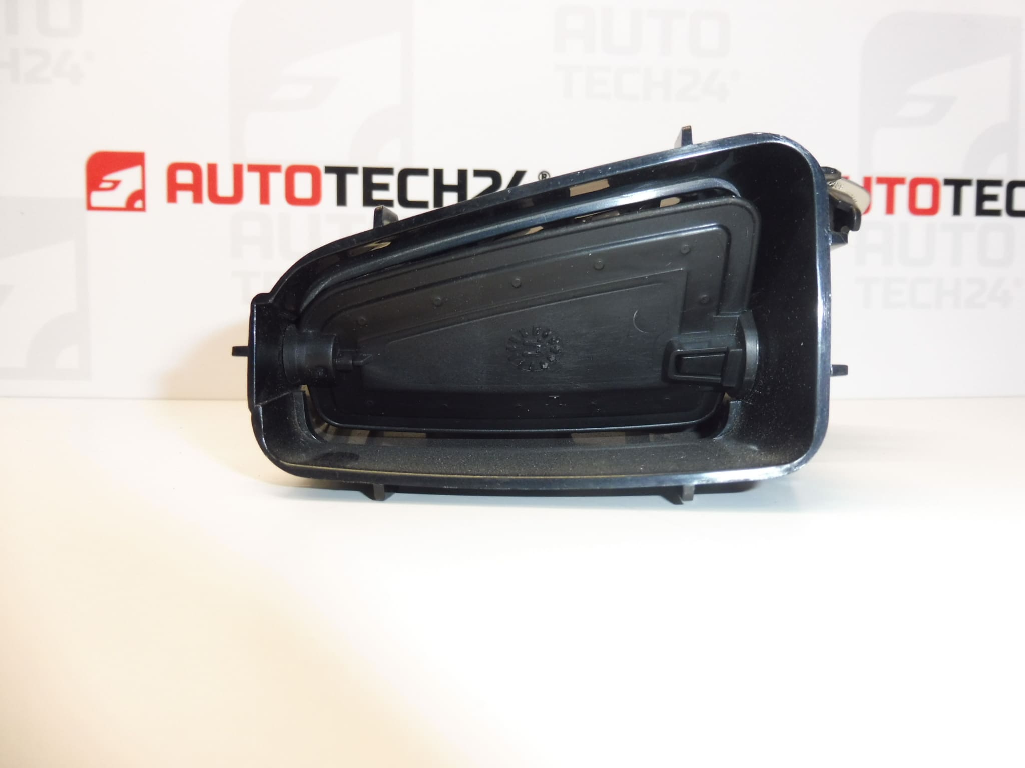 Right ventilation grill Citroen C4 II B7 and DS4 9671332277 8247S1 - Image 2